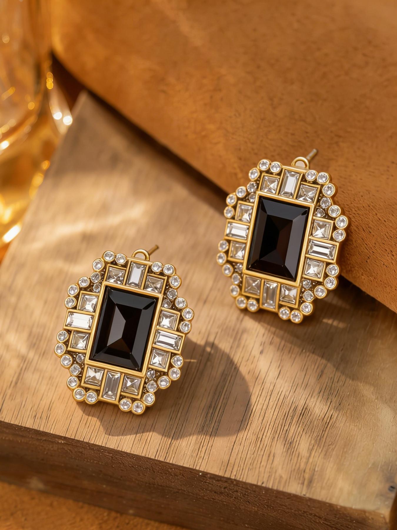 1 pair of retro light luxury black diamond square studded earrings, suitable for daily commuting, vacation and dating, and also a surprising and exquisite small gift.