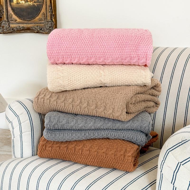 Soft Knitted Throw Blanket with Tassels – Cozy Decorative Blanket for Couch, Sofa & Bed