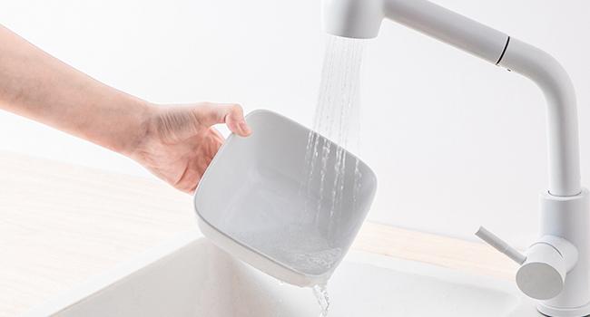 vancasso Soho Stoneware Square Dinner Set, 16 Piece Black/White Dinnerware Service Set, Kitchen Plate Crockery Set with Dinner Plate, Dessert Plate, Bowls and Mug, Service for 4