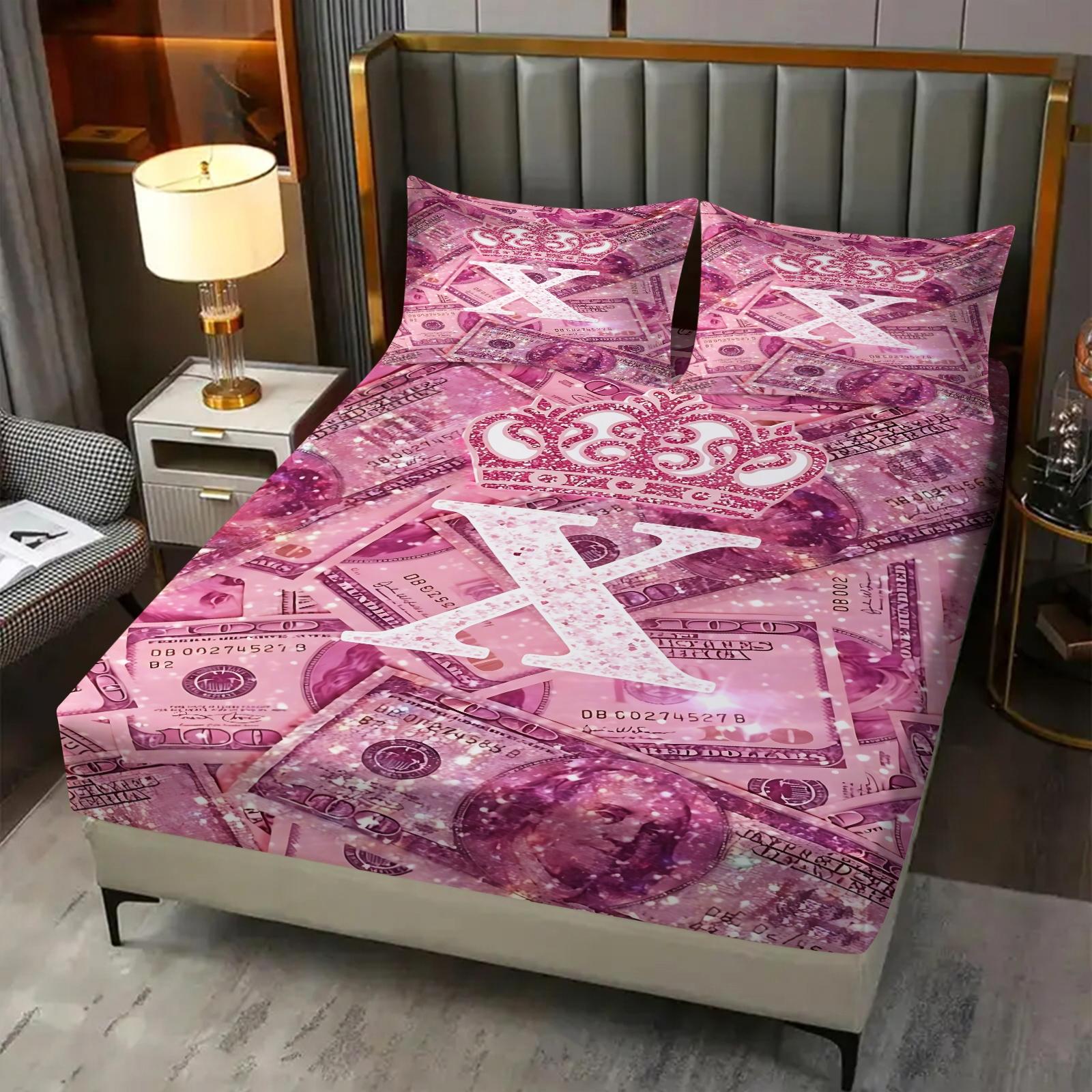 3pcs 100% Polyester / Luxury Aesthetic Pink Dollar Print Fitted Sheet Set / Glamorous Crown and 26 Letter Pattern / Soft Breathable Bedding / Easy Care Machine Washable Bed Sheet Set / One Bed Sheet + Two Pillowcases [Do Not Contain Fillings]