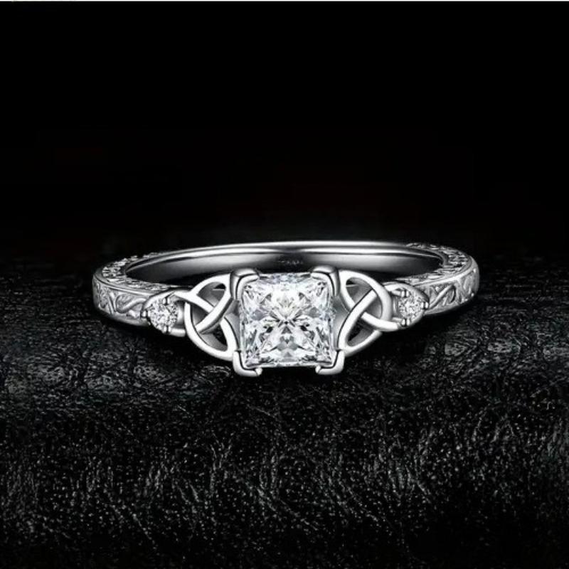 Classic inlaid sparkling white cubic zirconia women's ring suitable for parties, banquets, engagements, women's jewelry gifts
