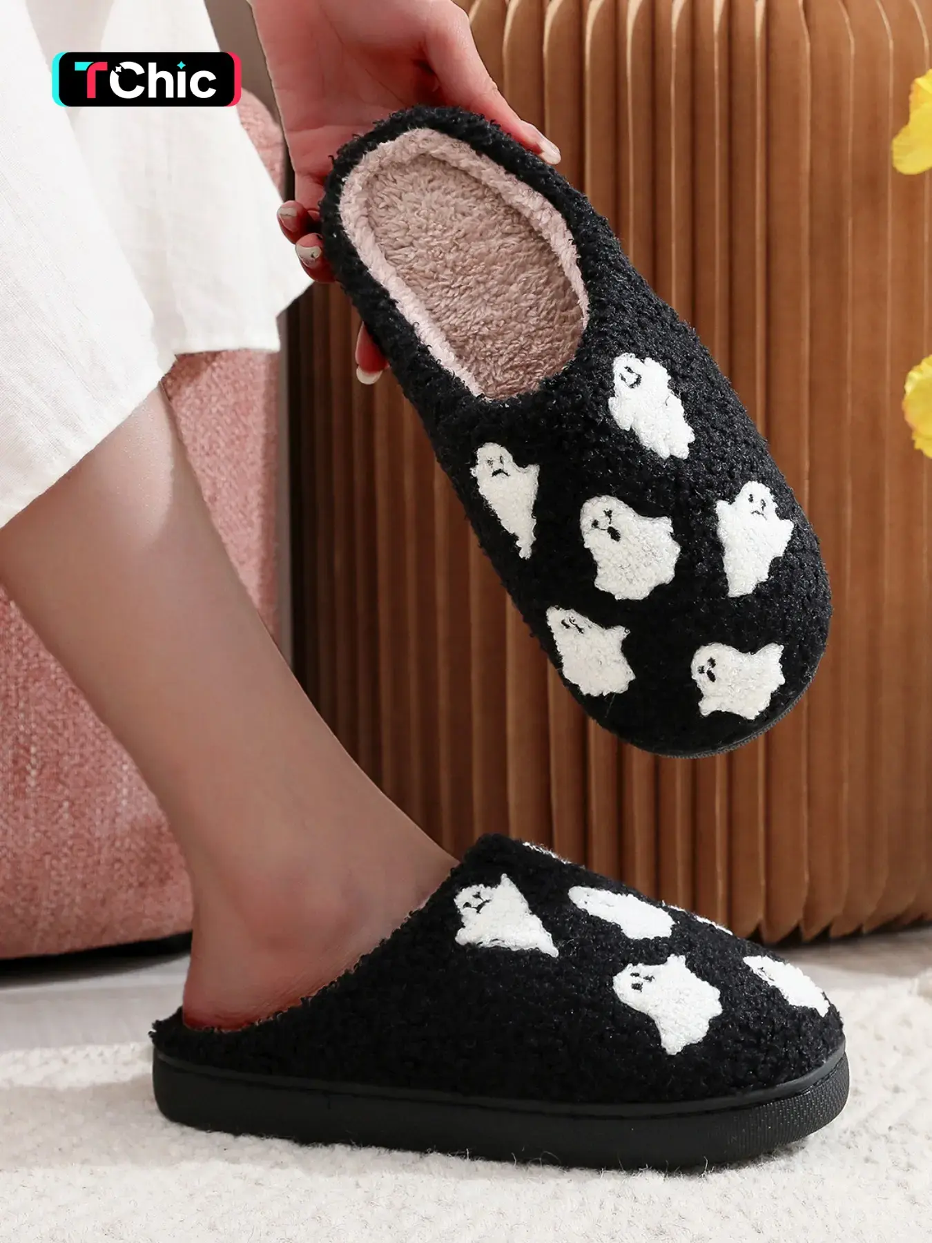 Women's Cute Cartoon Ghost Pattern Plush Slippers, Warm Casual Soft Comfortable Home Slippers, Warm Home Shoes, Warm Slippers for Indoor & Outdoor Use for All Seasons, Flat Slipper, Fuzzy House Slippers, Fluffy House Slippers