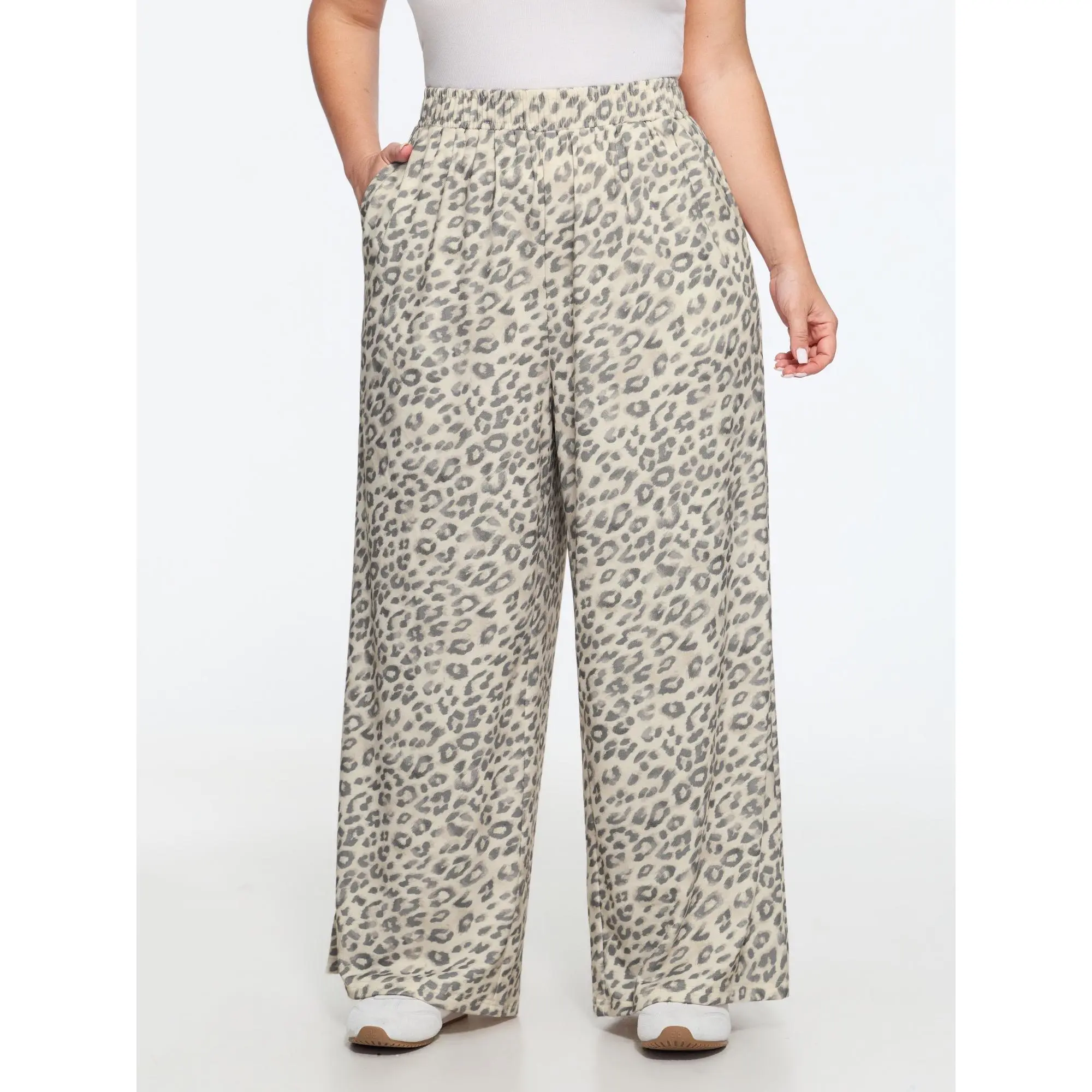 BLOOMCHIC Plus Size Leopard Print Elastic Waist Wide Leg Pants BLOOMCHIC Plus Size Leopard Print Elastic Waist Wide Leg Pants