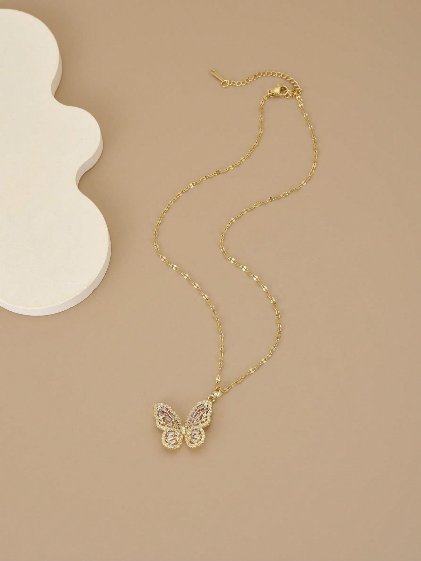 1pcs Golden Butterfly Necklace for Women, Dainty CZ Baguette Cut Butterfly Pendant Necklace, Sparkling Cubic Zirconia Butterfly Choker, Trendy Jewelry Gift for Mother's Day, Birthday, Anniversary
