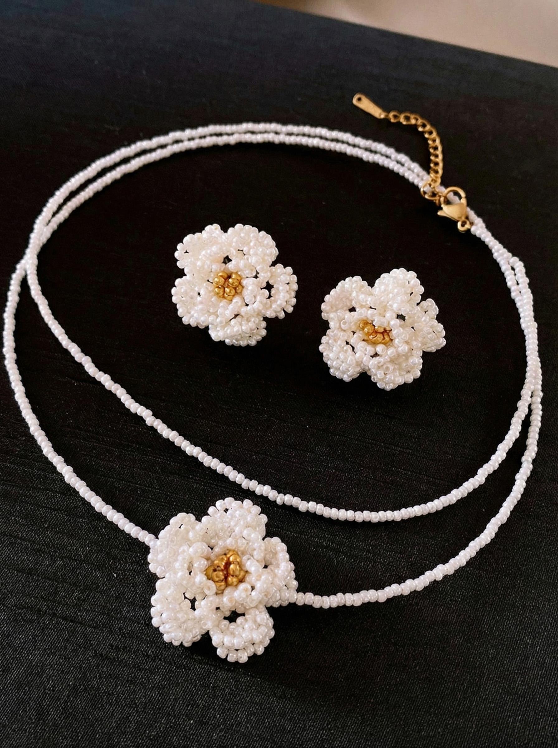 French Elegant Glass Bead Flower Earrings and Necklace Set, Perfect Gift for Daily Wear, Engagement Parties, Holidays