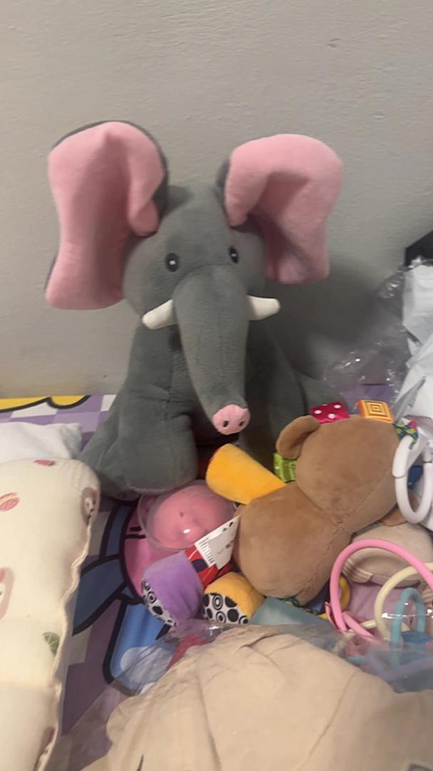 New peekaboo elephant cover their eyes Baby elephants will sing and play music accompanied by soothing elephant plush toys