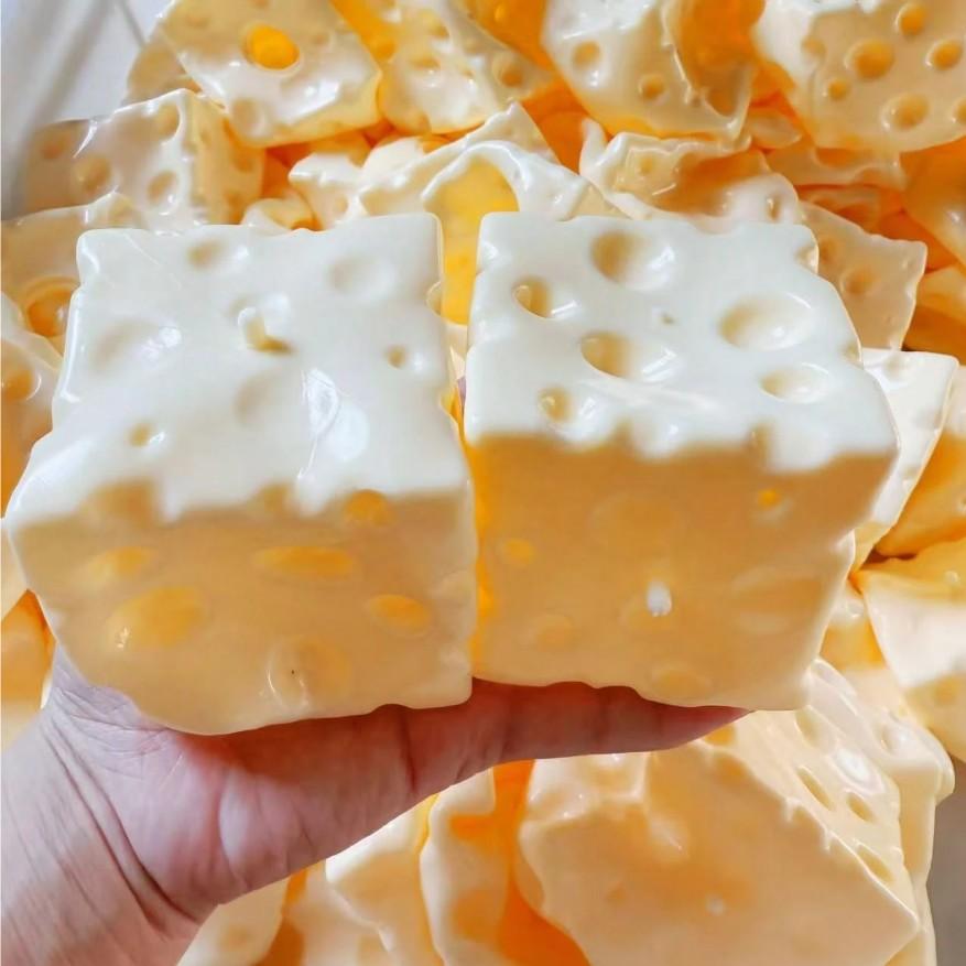 7cm Square Cheese Ball Slow Bounce Toy, Realistic Bread Texture, Tpr Shell, Perfect Gift for Birthday, Christmas, Halloween, Easter