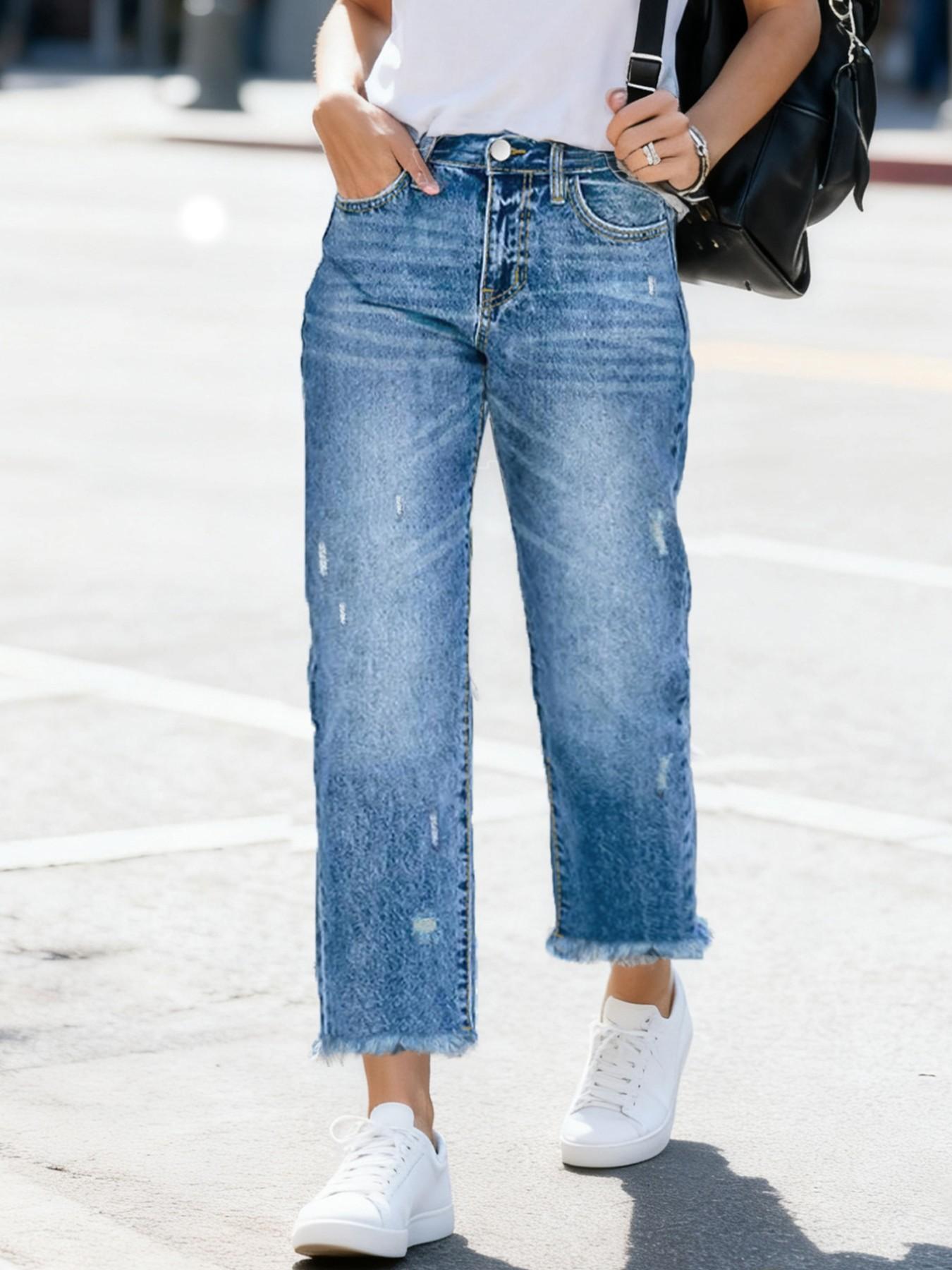 Women's Relaxed Fit Distressed Straight Leg Jeans, Comfortable Ripped Wash with Frayed Hem for Street Style Fashion, Trendy Denim Jeans Streetwear