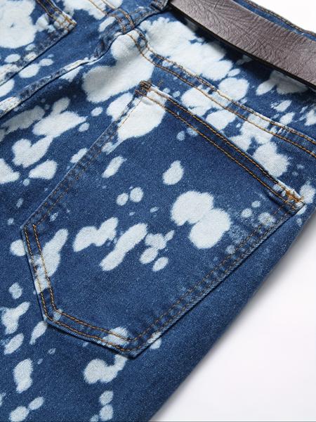 Men's Fashion Casual Splash Ink Slim-Fit Jeans, Slim-Fit Street Style Jeans. The fabric is comfortable, featuring a mid-rise button closure (belt not included), suitable for men's daily wear.