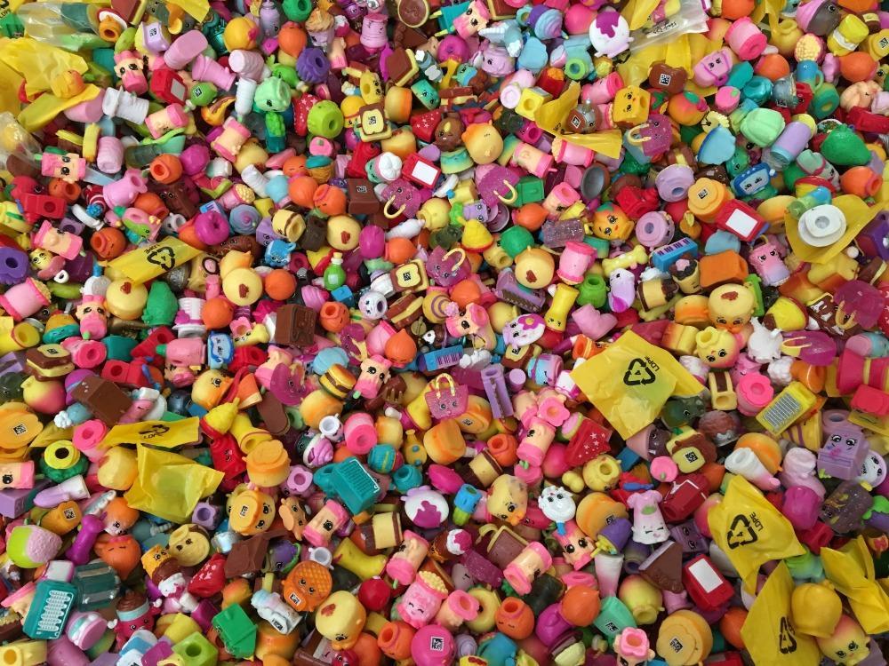 100Pcs/lot Many Styles Miniature Shopping Fruit Dolls Action Figures for Family Kid's Christmas Gift Playing Toys Mixed Seasons