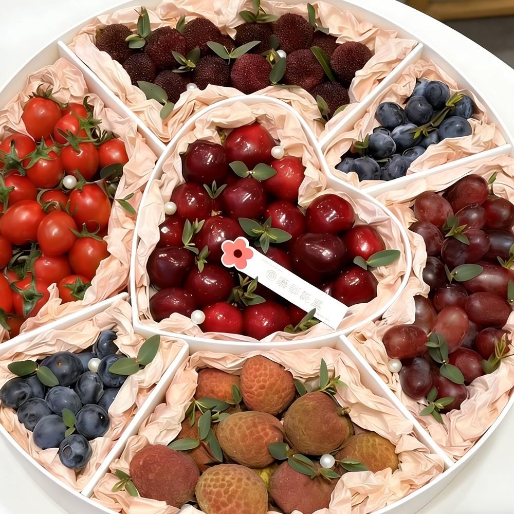 1count Round Fruit Box, Valentine's Day Gift Box for Girlfriend, Sweet Candy Chocolate Holiday Gift Box, Perfect Present for Special Occasions