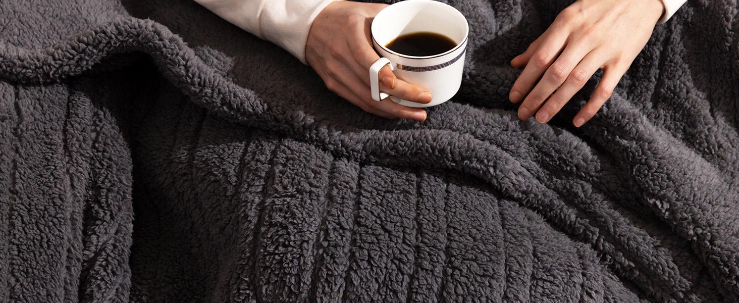 【Buy 2 get 1 poker blanket free】 - Double-Sided Sherpa Electric Heated Blanket | 6 Fast Heating Levels, 2-4H Auto-Off, Overheat Protection & Machine Washable 【Buy 2 get 1 poker blanket free】 - Double-Sided Sherpa Electric Heated Blanket | 6 Fast Heating Levels, 2-4H Auto-Off, Overheat Protection & Machine Washable