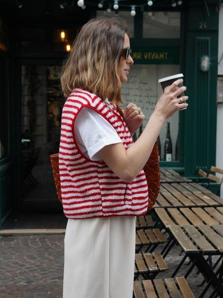 Women's Striped Lamb Wool Sleeveless Winter Warm Jacket, Round Neck Button Vest with Pockets, Casual Fitted H-type Design, Womenswear