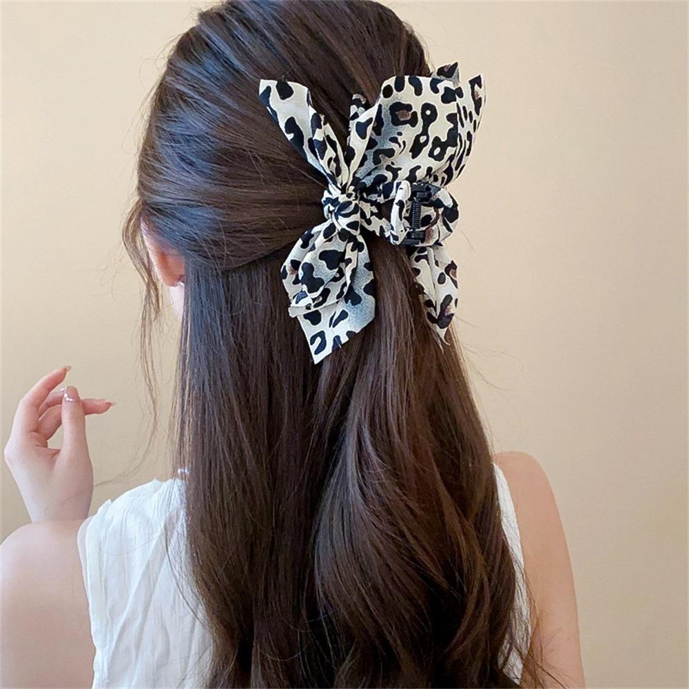 Women's Oversized Bow Hair Claw Clip For Women, Paisley And Leopard Printed Fabric Bow, Strong‑Grip Non‑Slip Hair Accessory For Thick Hair, Lightweight Durable Design For Half‑Up Styles, Daily Office Party And Travel Occasions