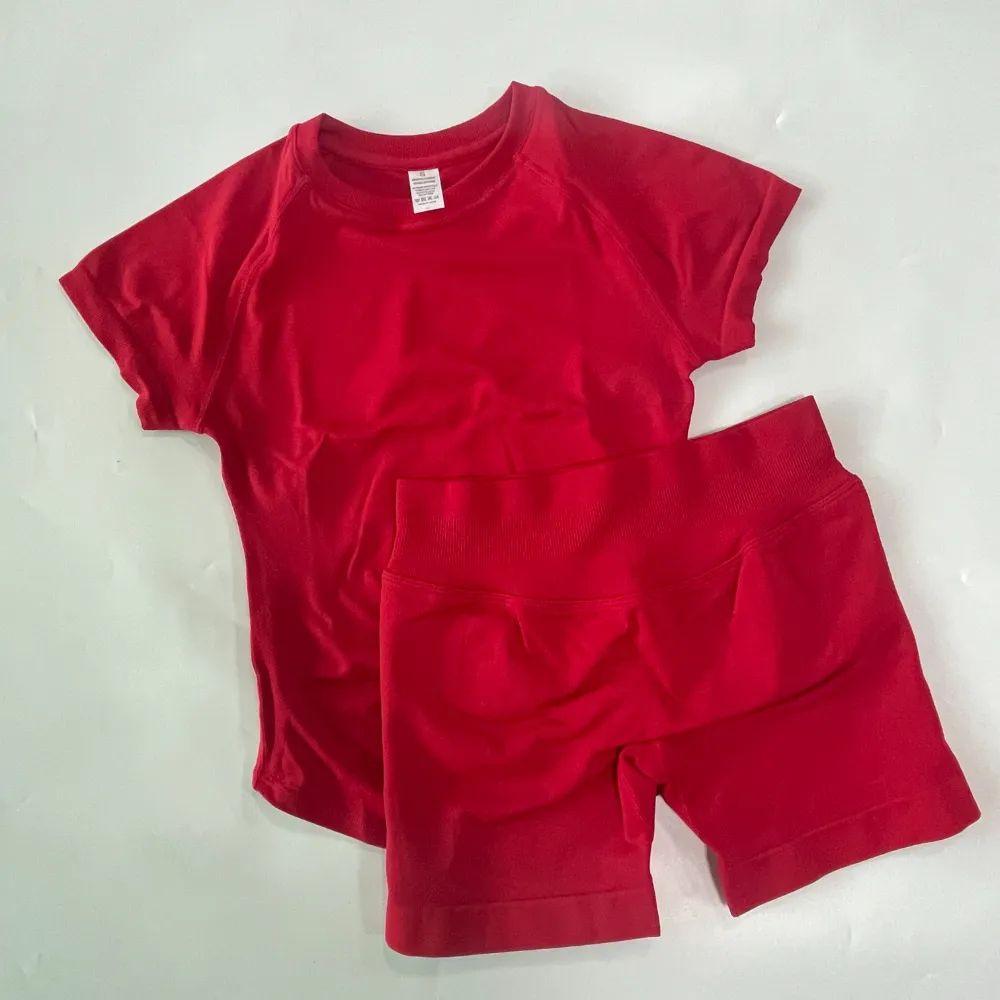 Dfyne Cross-Waist Hip-Lifting Shorts + Short-Sleeve Sports Set |   Seamless Knit Breathable Quick-Drying |   Fitness & Yoga Two-Piece Set