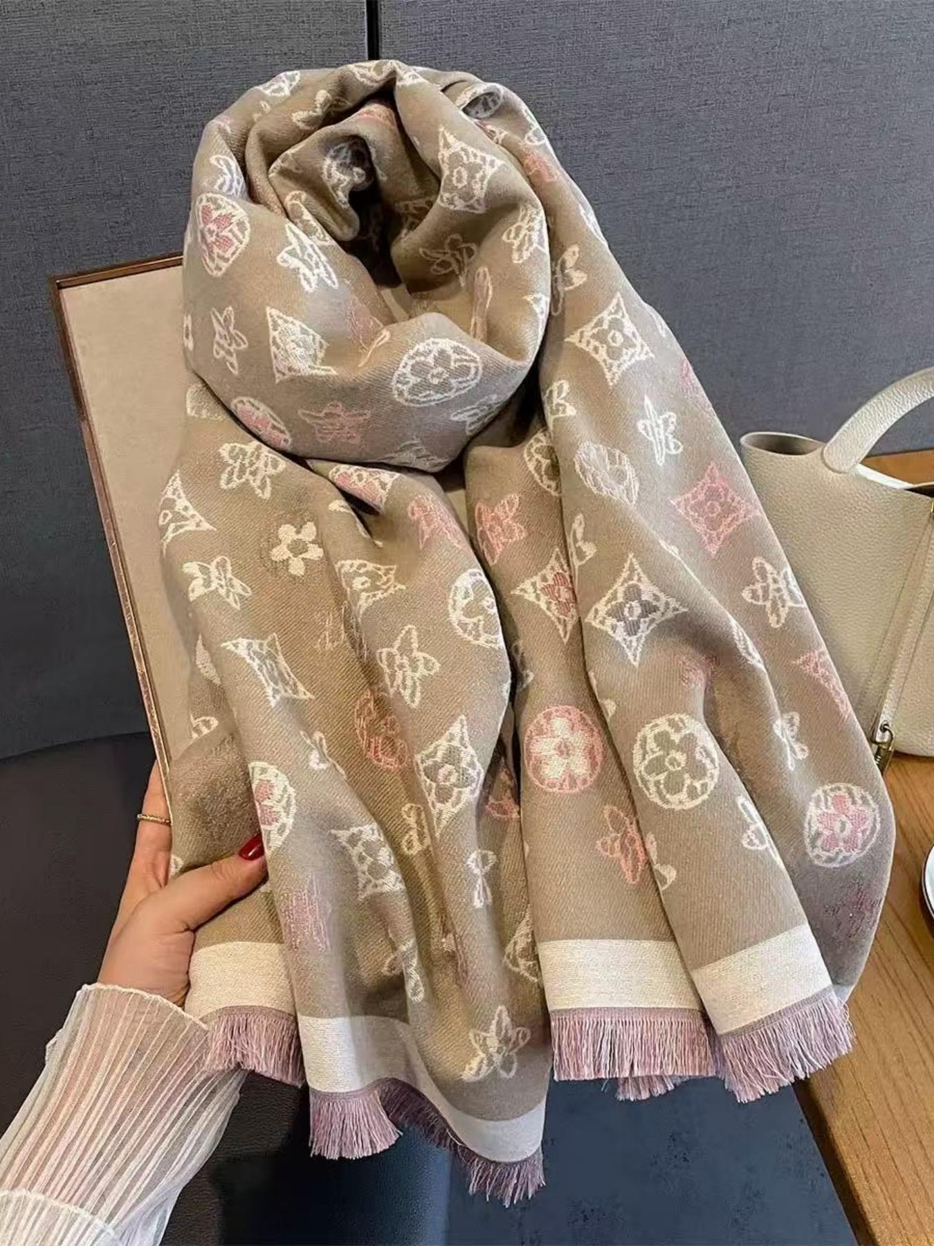 Autumn Winter Unisex Clover Thick Warm Scarf, Fluffy Soft Scarf, Fashionable Faux Wool, High-End Anti-Cold Neckwear, Suitable for Various Occasions