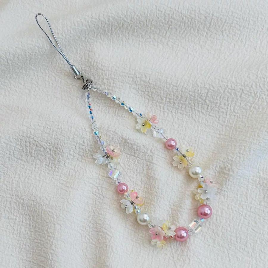 Dopamine Floral Phone Chain, Ins Style Phone Lanyard, New Design CCD Camera Strap, Short Style, Internet-Famous Exquisite Pendant, High-End Handmade Beaded Chain, Creative and Unique Chain, Versatile Pendant