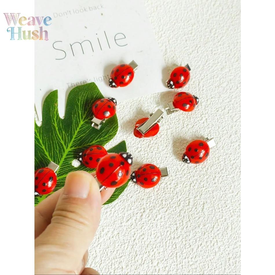 10-piece cute ladybug-shaped hair clip set, creative and fun hair clips, fashionable women's hair accessories, simple hair clip set, suitable for thick hair.
