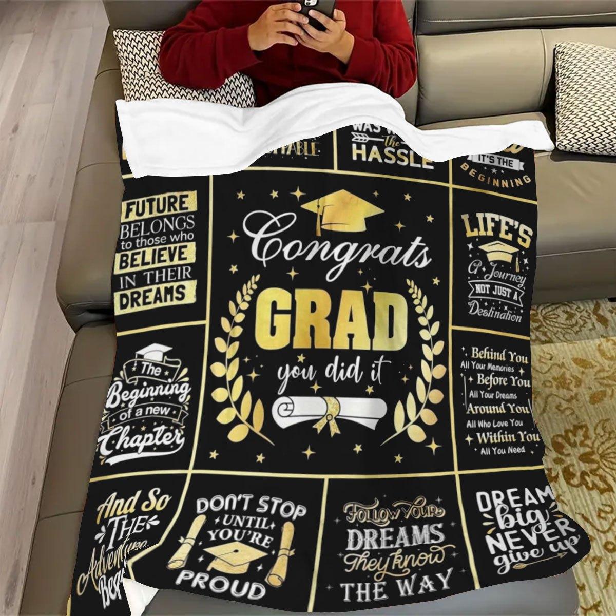 Flannel Blanket Featuring Graduation Quotes - Design with 'Congrats Grad' And Motivational Phrases, Made from Soft Material, Suitable for All Seasons, an Ideal Present for Beds, Perfect for Unique Gifts for Loved Ones (Christmas, Halloween