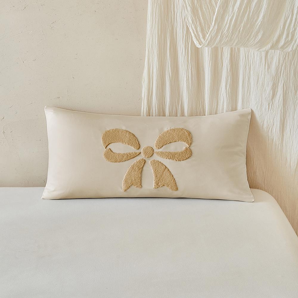 Towel  Embroidery pillowcases set of 2 counts, with bow pattern, simple and elegant, soft and comfortable. Each size includes two pillowcases. Available in two colors: white and khaki. There are 6 sizes available. They are suitable for bedroom, guest room