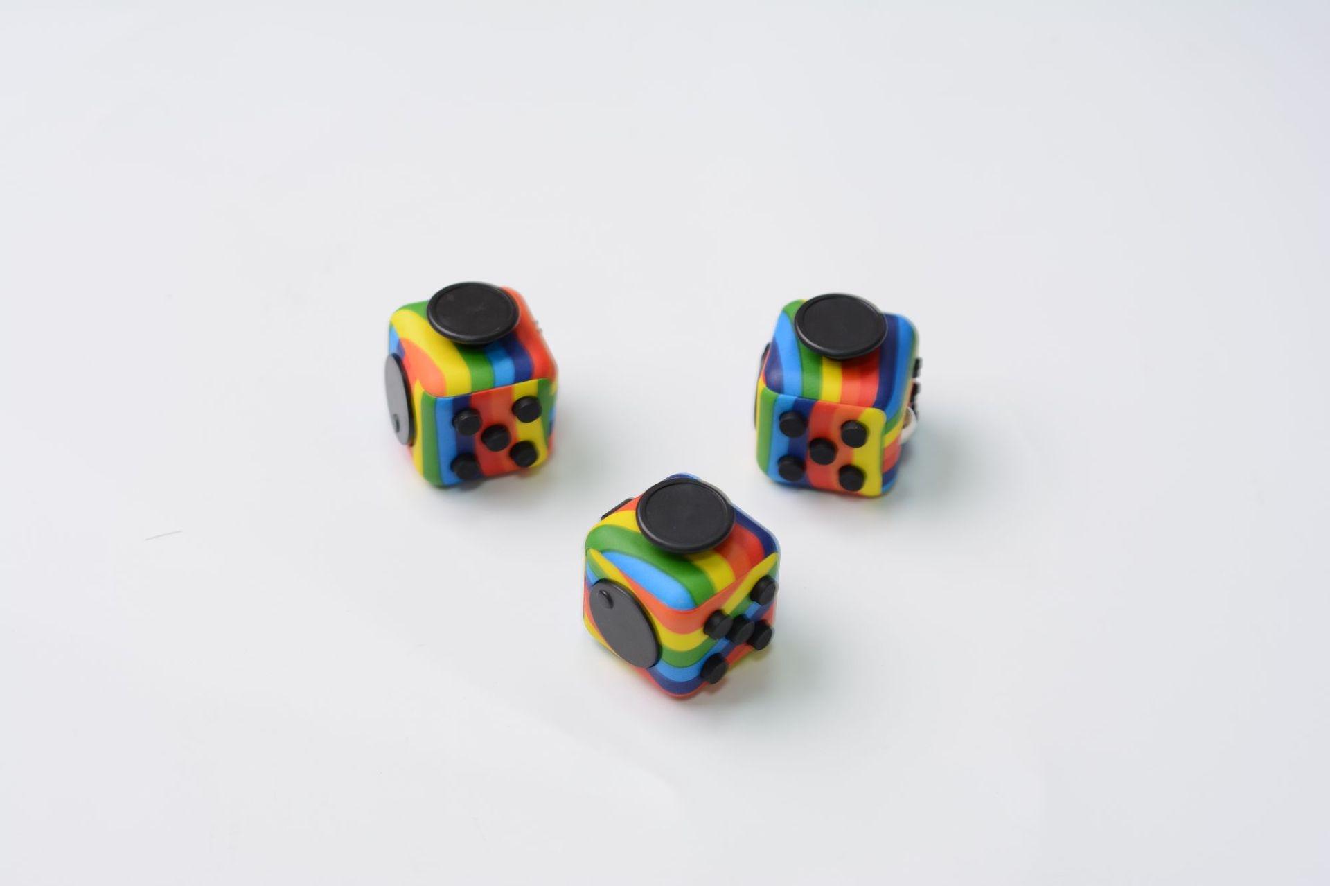 Fidget Cube & Fidget Dice Combo Adult Pocket Stress Relief Toy Fidget Tool Popular Office Desk Decompression Gadget for Anxiety