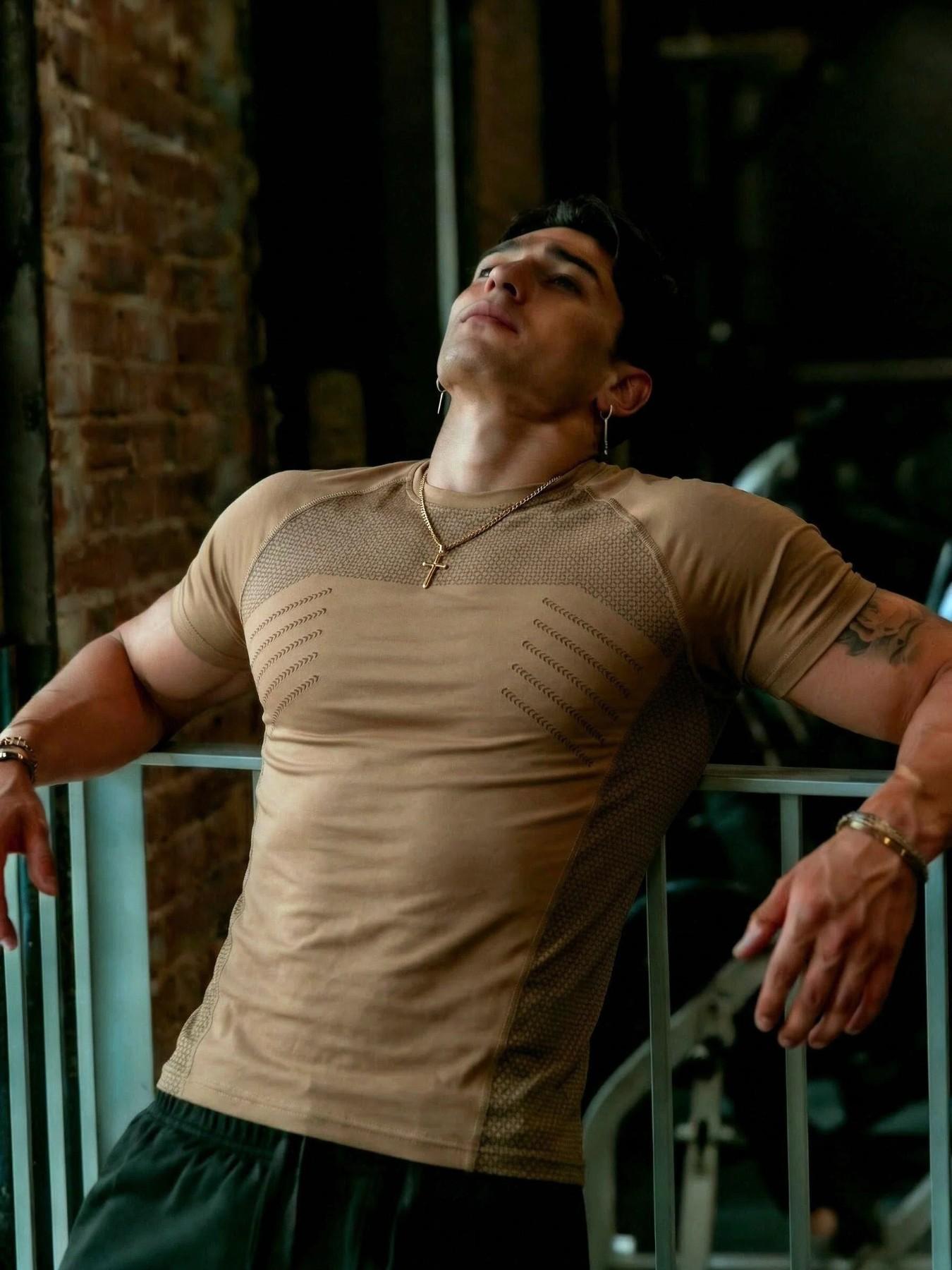 Men's Fitness Top, Sporty T-Shirt, Tight-Fit High Elasticity Training Gear, Cycling Apparel, Short Sleeve Gym Wear