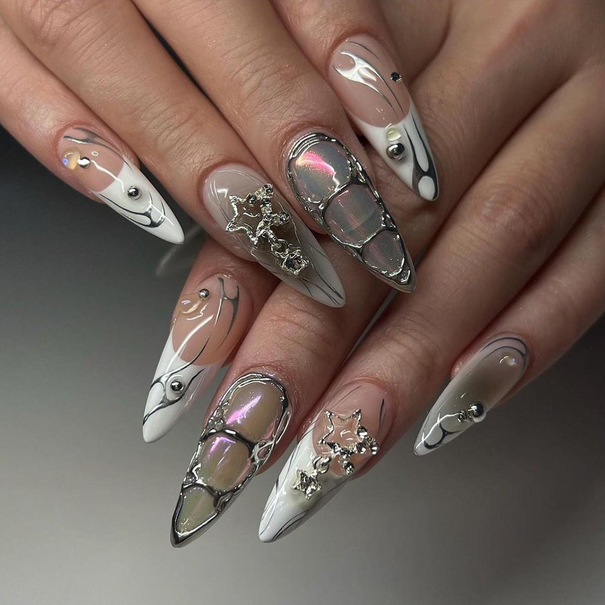 Y2K Futuristic Silver Metallic Press On Nails, Cool Punk French Tip False Nails With 3D Star Pendants & Flame Stripes Wearable Nail Art