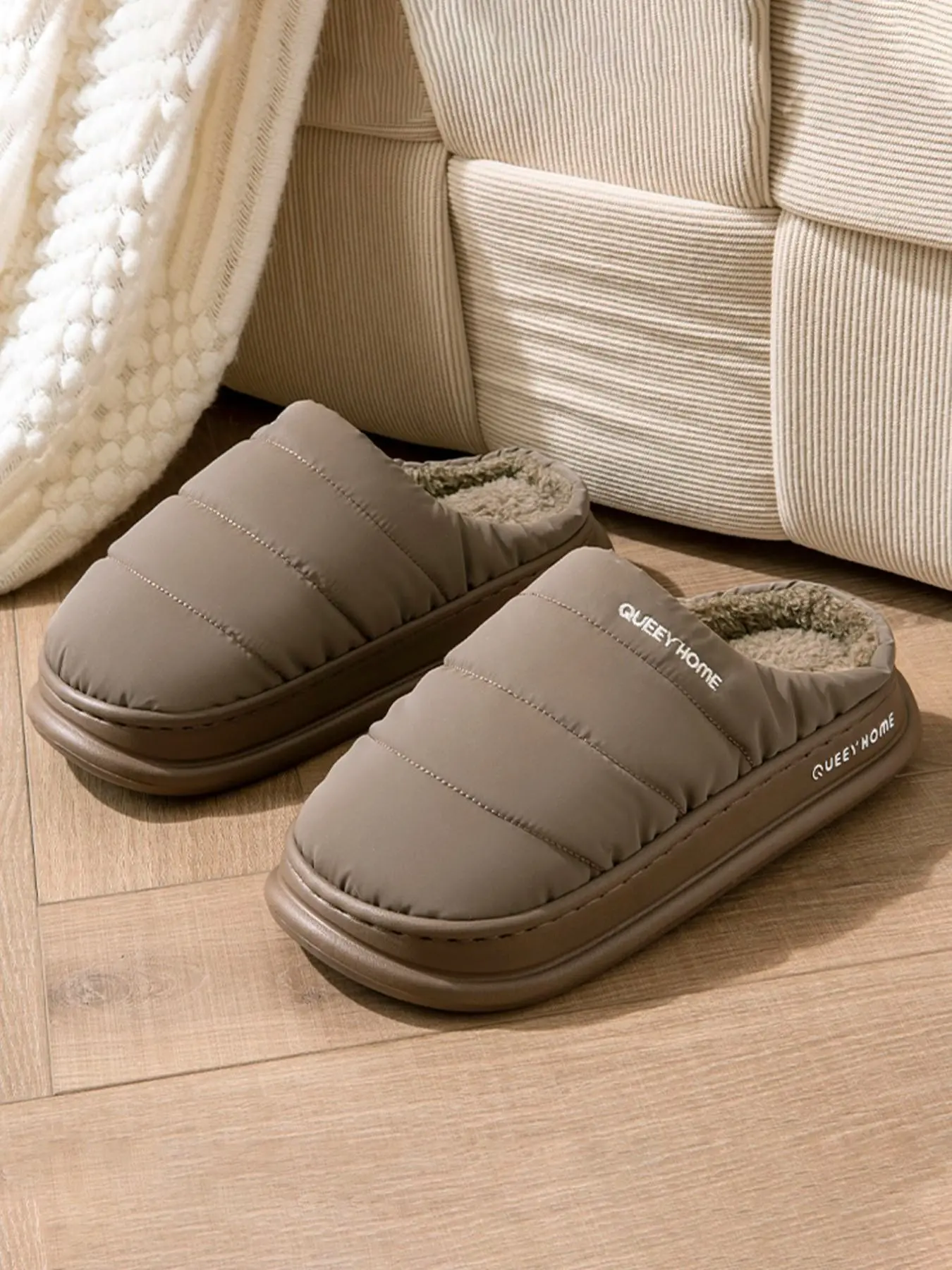 Men's Simple Quilted Down Fabric Slip-On Shoes, Letter Embroidery, Thick Fuzzy Lining, Soft Sole, Fall Winter Home Wear, House Slippers