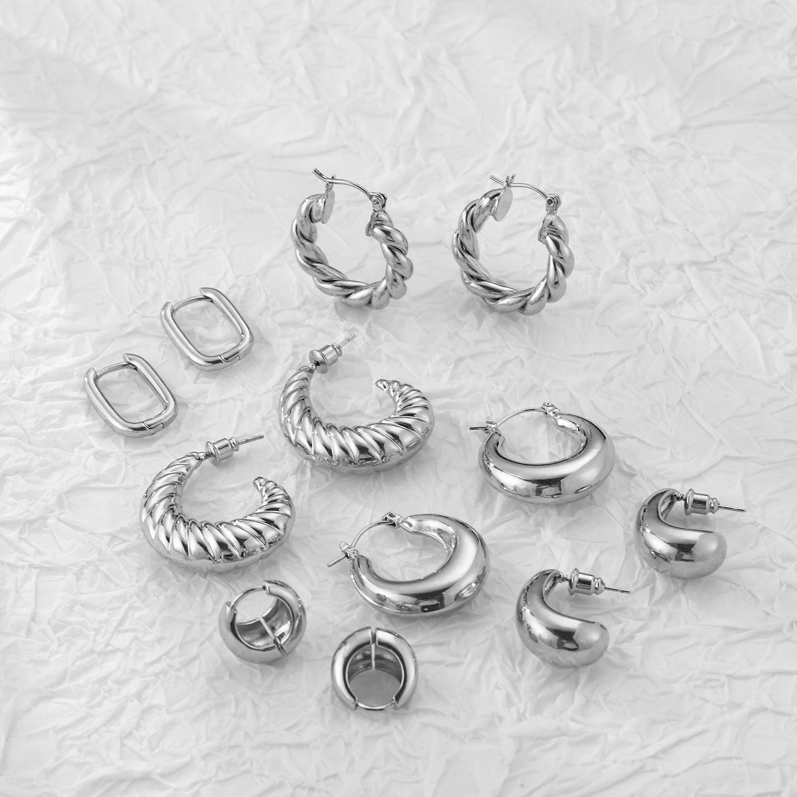 Elegant 6 Pairs 14K Gold Hoop Earrings for Women Lightweight Chunky Multipack Hypoallergenic Chic Jewelry Gift Accessories