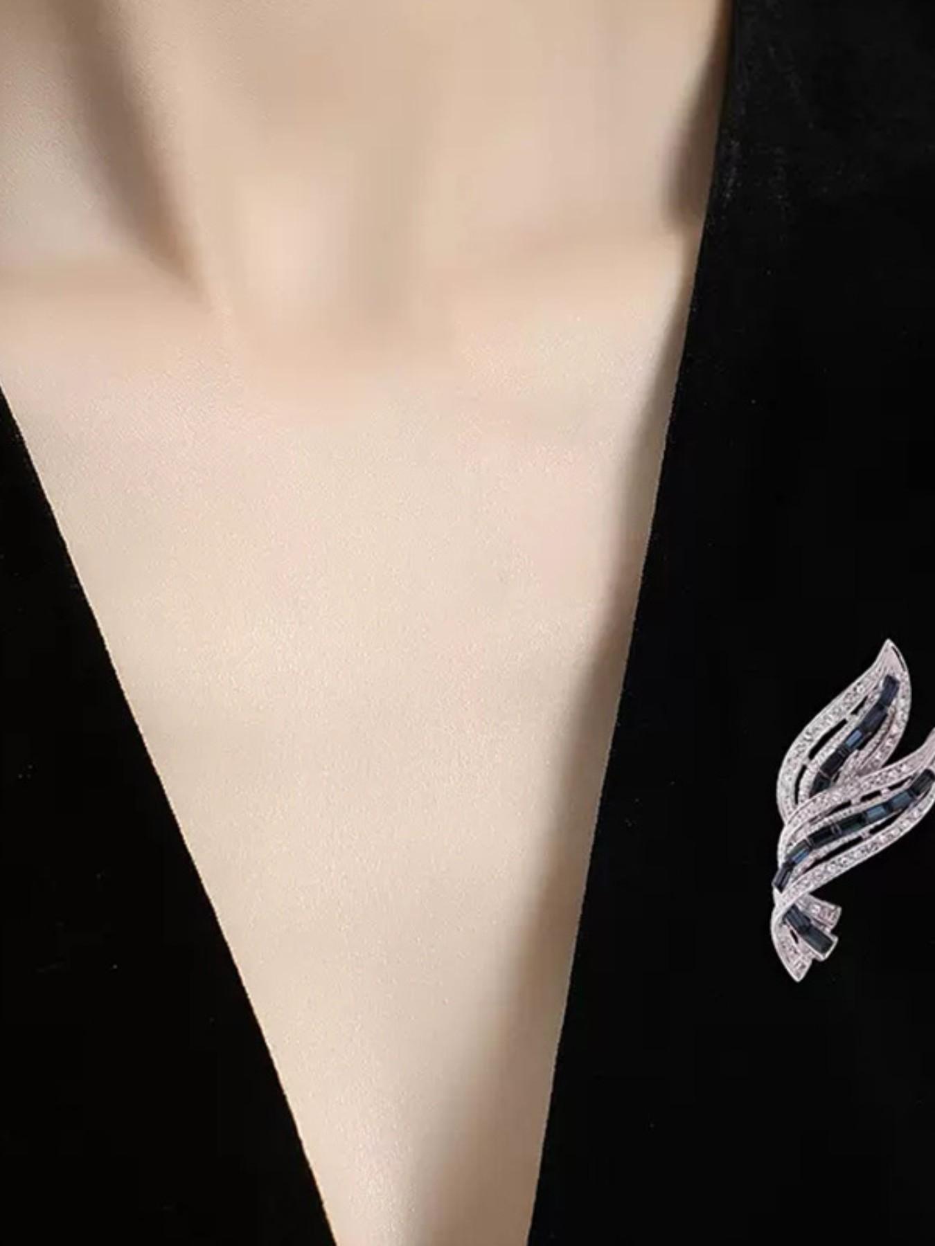 Elegant Leaf Brooch for Women, Boho Style All-Over Print Pin, Perfect Accessory for Blazers and Coats, Unique Floral Design