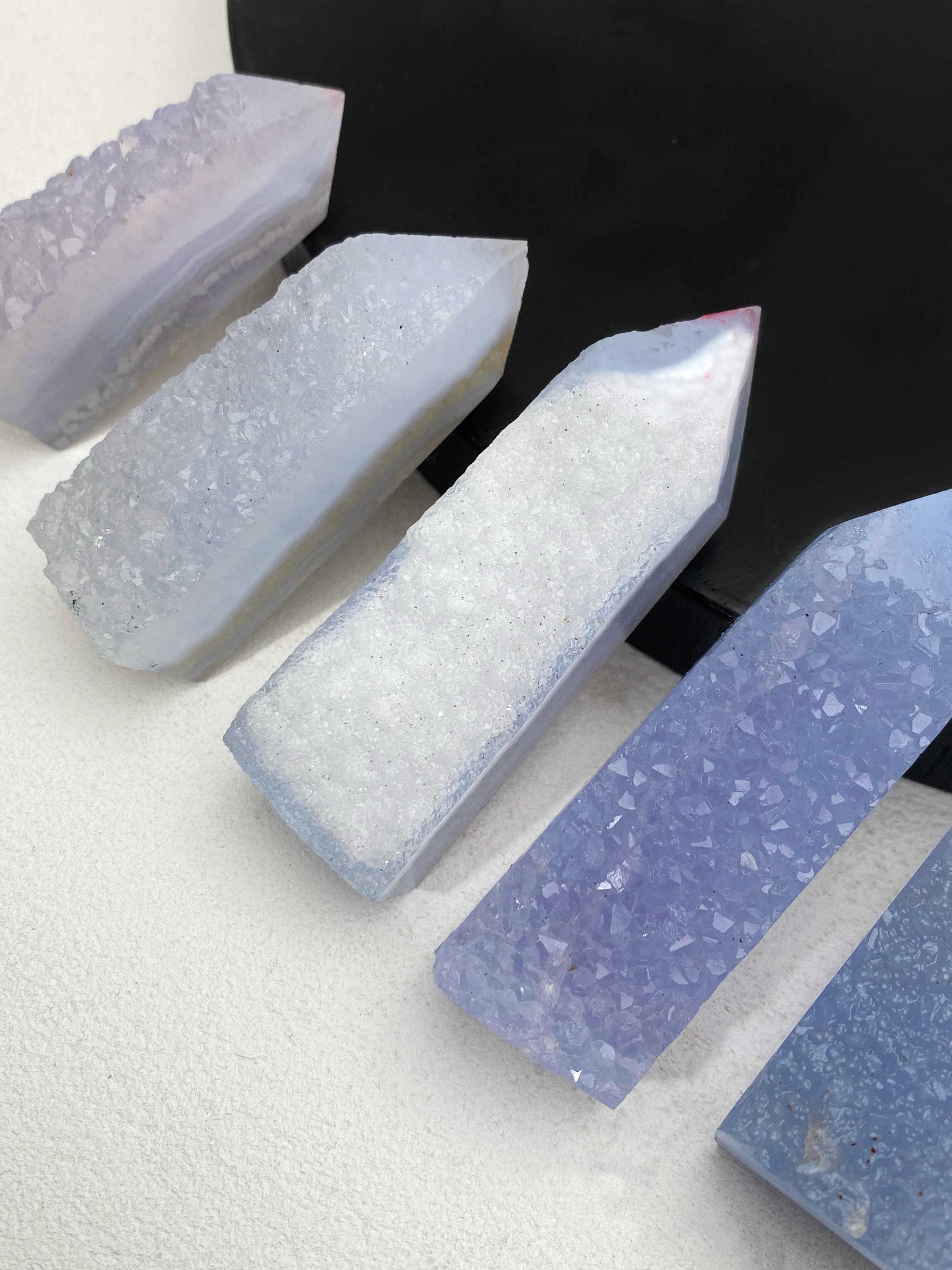 1PC exquisite blue agate point carving, suitable for holiday gifts for girls and female friends, Mother's Day gifts, the best choice for crystal collectors.