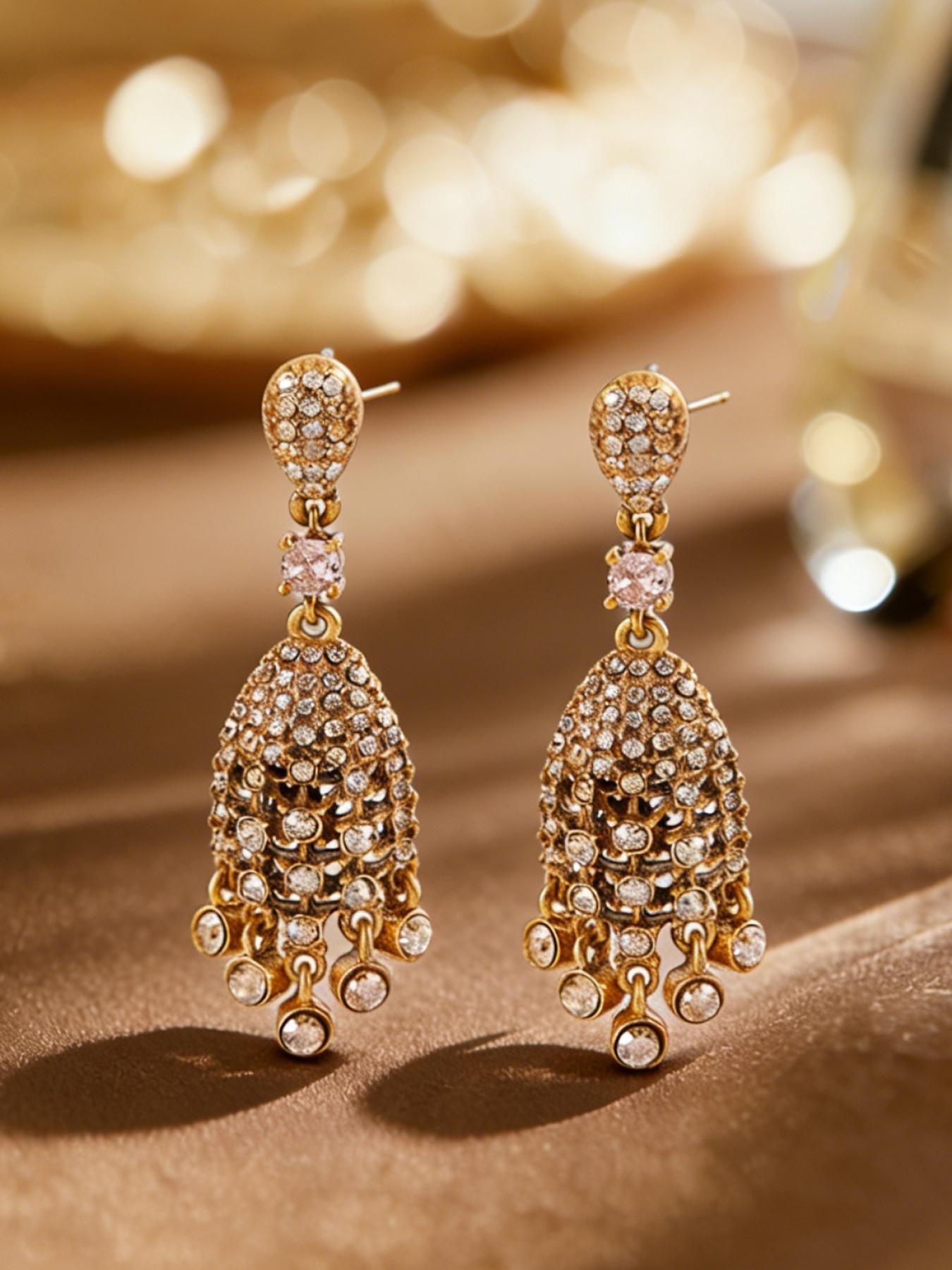 1 pair of fashionable and elegant tassel pendant earrings, suitable for daily commuting, vacation and dating, and also a surprising and exquisite small gift.