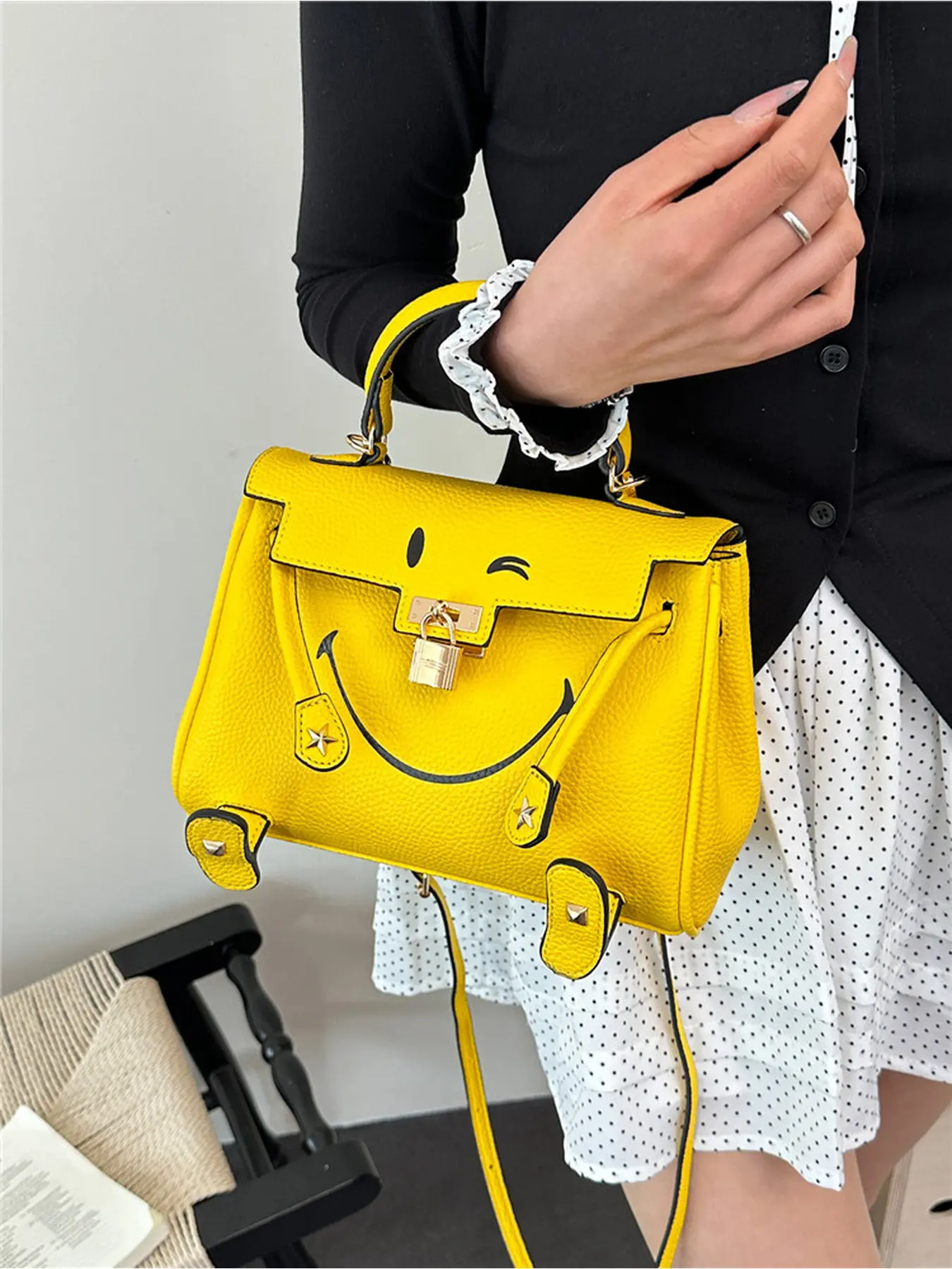Elegant Smiley Face Bag for Women 2026 Summer New Handbag Crossbody Bag Light Luxury Niche Single Shoulder Crossbody Bag
