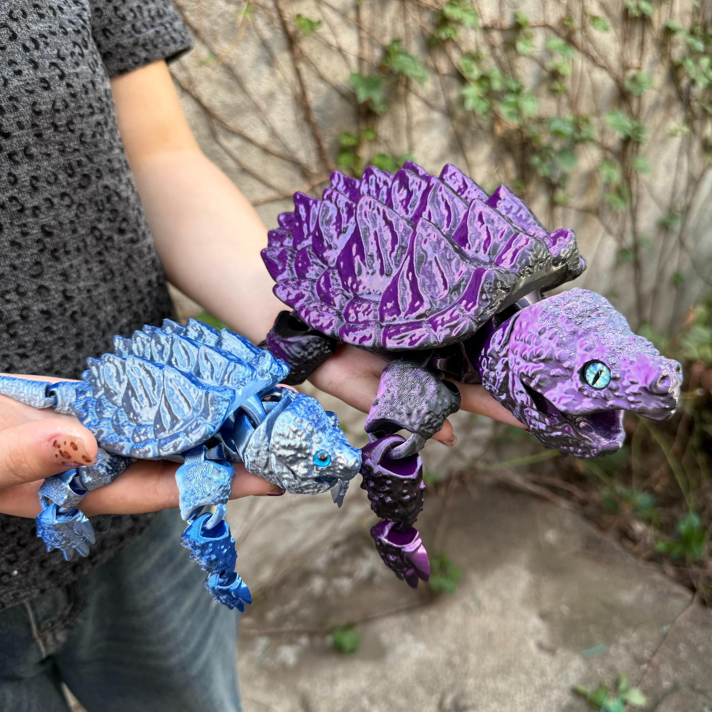 3D Printed Crocodile Statue Decoration, Two Sizes Available, Unique Home Decor, Christmas Gift, Realistic Eyes, Moveable Joints, Turtle Designs