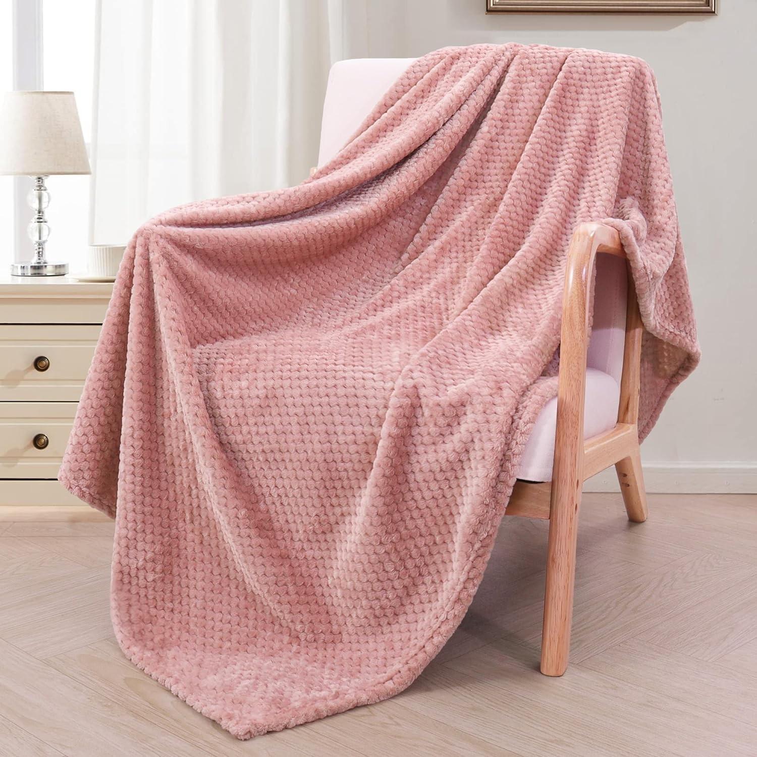 Fuzzy Fleece Throw Blanket for Couch， Fluffy Warm Soft Jacquard Blankets for All Season，Soft Luxurious for Bed, Soft Fleece Throws for Sofa Chair，Cozy Warm Lightweight All Season Blanket Throw