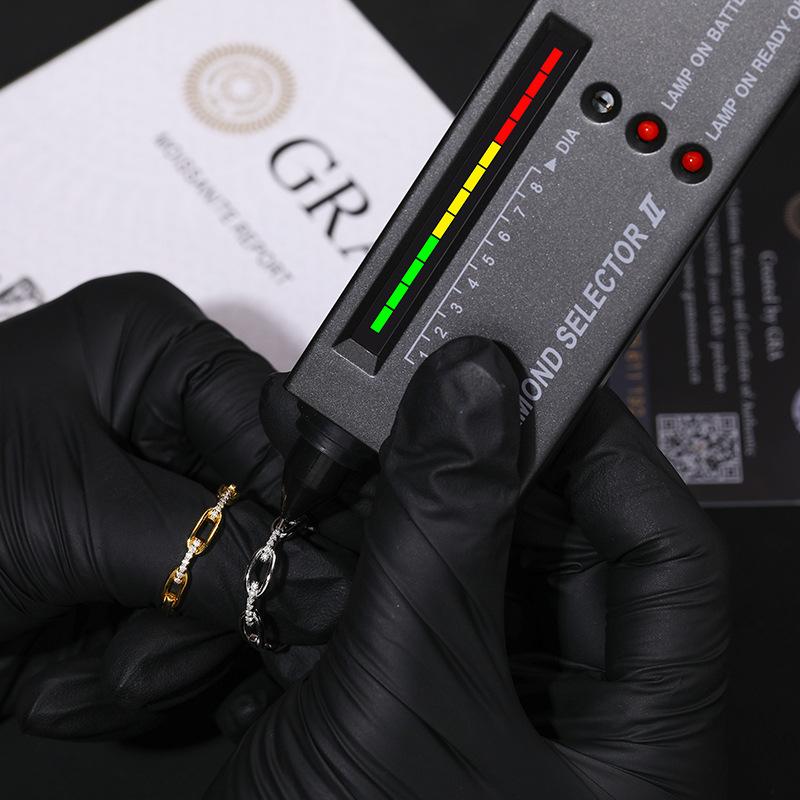 Moissanite 0.1ct Hip Hop Unisex Chained Ring Copper Ring Jewelry Perfect Birthday Engagement Wedding Anniversary Gift for Men Women