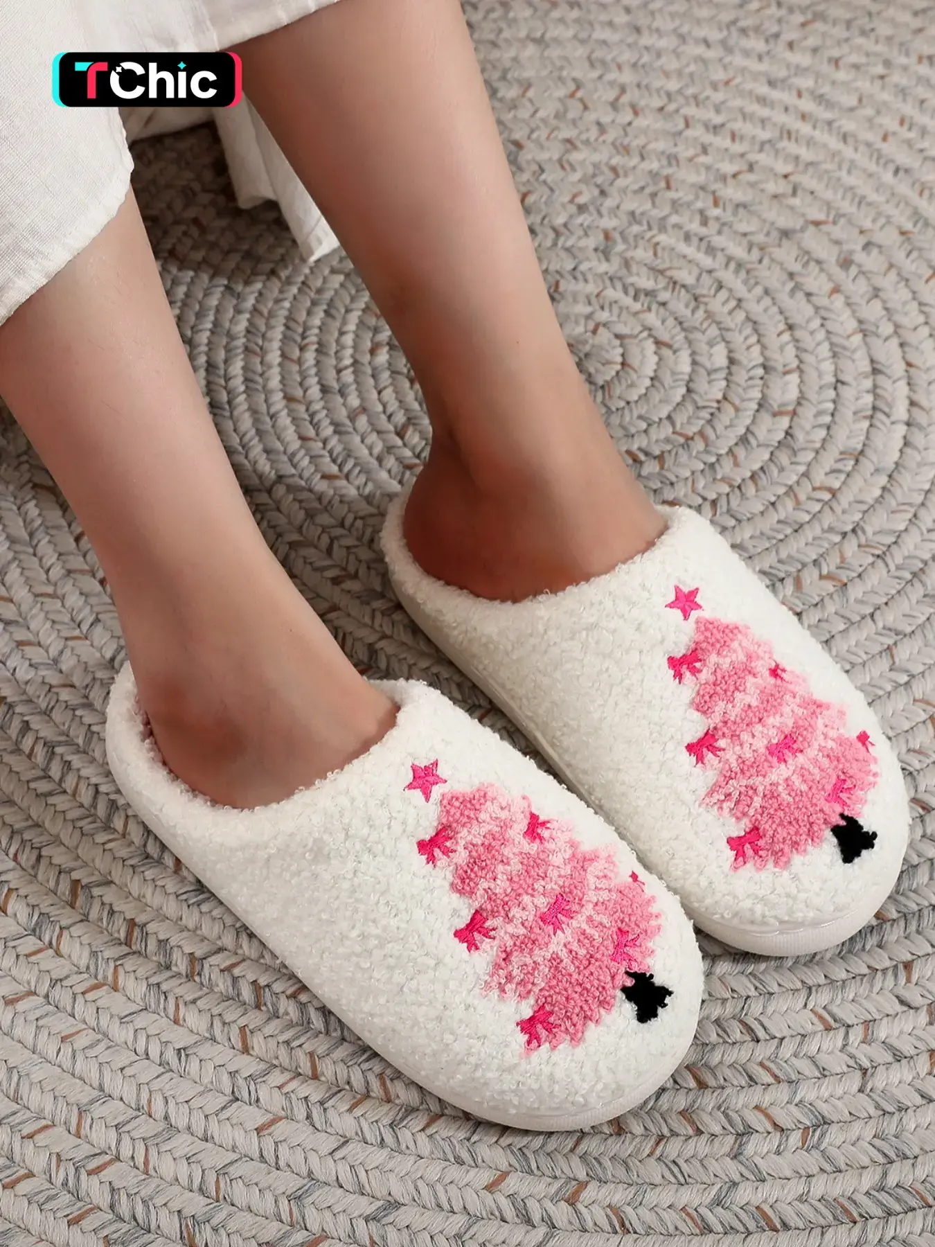 Women's Soft Plush Christmas Slippers, Tree Bow Embroidery, Stitched Slippers, Warm House Slippers, Indoor Home Slippers, Warm Non-Slip Indoor Outdoor Shoes, Fall Winter Holiday Gift
