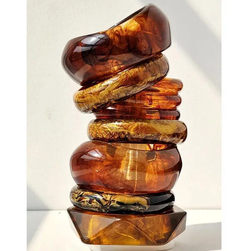 Creative Exaggerated Retro Geometric Chunky Brown Resin Bracelet Autumn Winter Sweater Decoration Bangle for women Jewelry