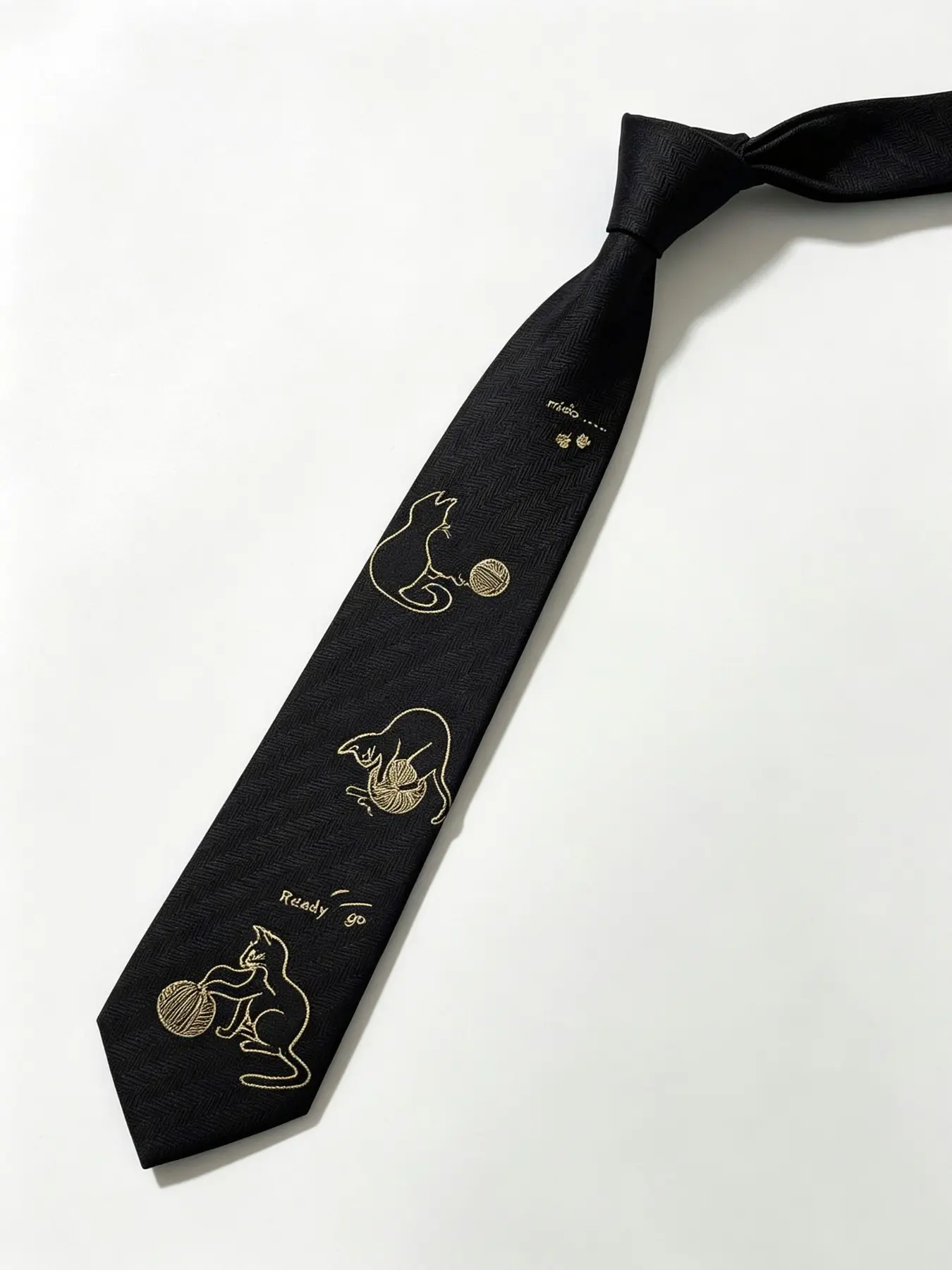 7cm Unisex Slim Tie, 2400 Needle Jacquard Woven, Cute Kitten Yarn Ball Pattern, Golden Thread Details, Gift Box Included, Perfect Gift for Cat Lovers