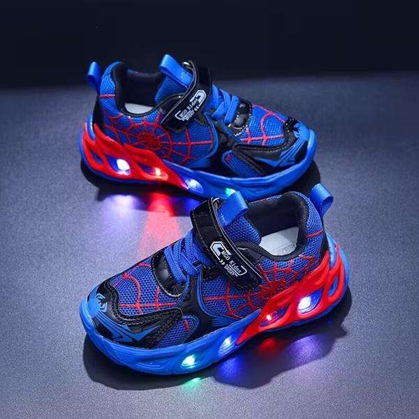 Spider Pattern LED Children's Sports Shoes, Nighttime Illumination, Stylish and Attention-Grabbing, Breathable and Non-Slip Athletic Shoes, Suitable for All Seasons, Ideal for Boys and Girls Aged 1-6