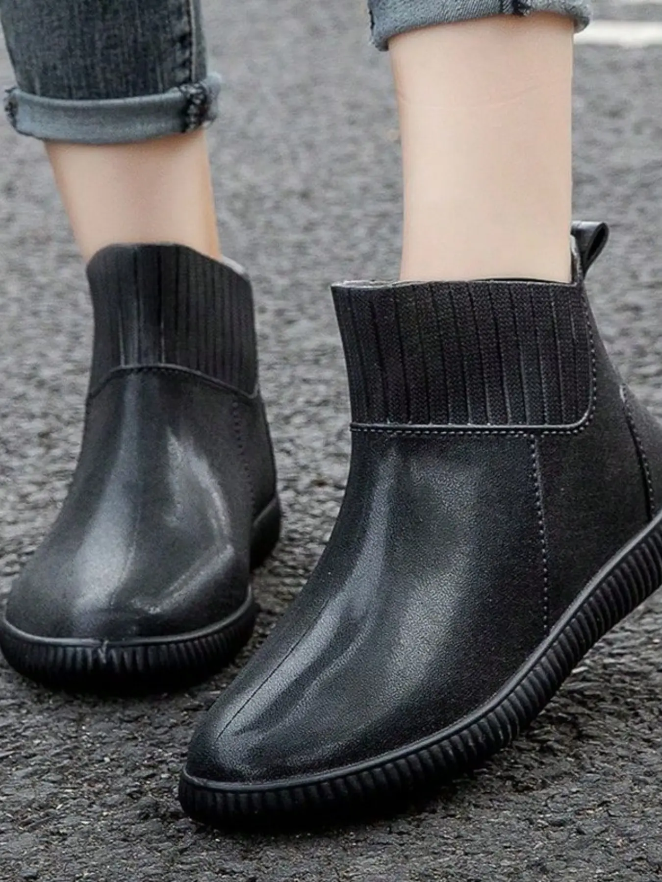 Fashion Rain Boots for Women, Trendy Short Tube Water Shoes, All Season Outdoor Work Shoes, Car Wash Low Tube Waterproof Anti-Slip PVC Boots, Socks Boots