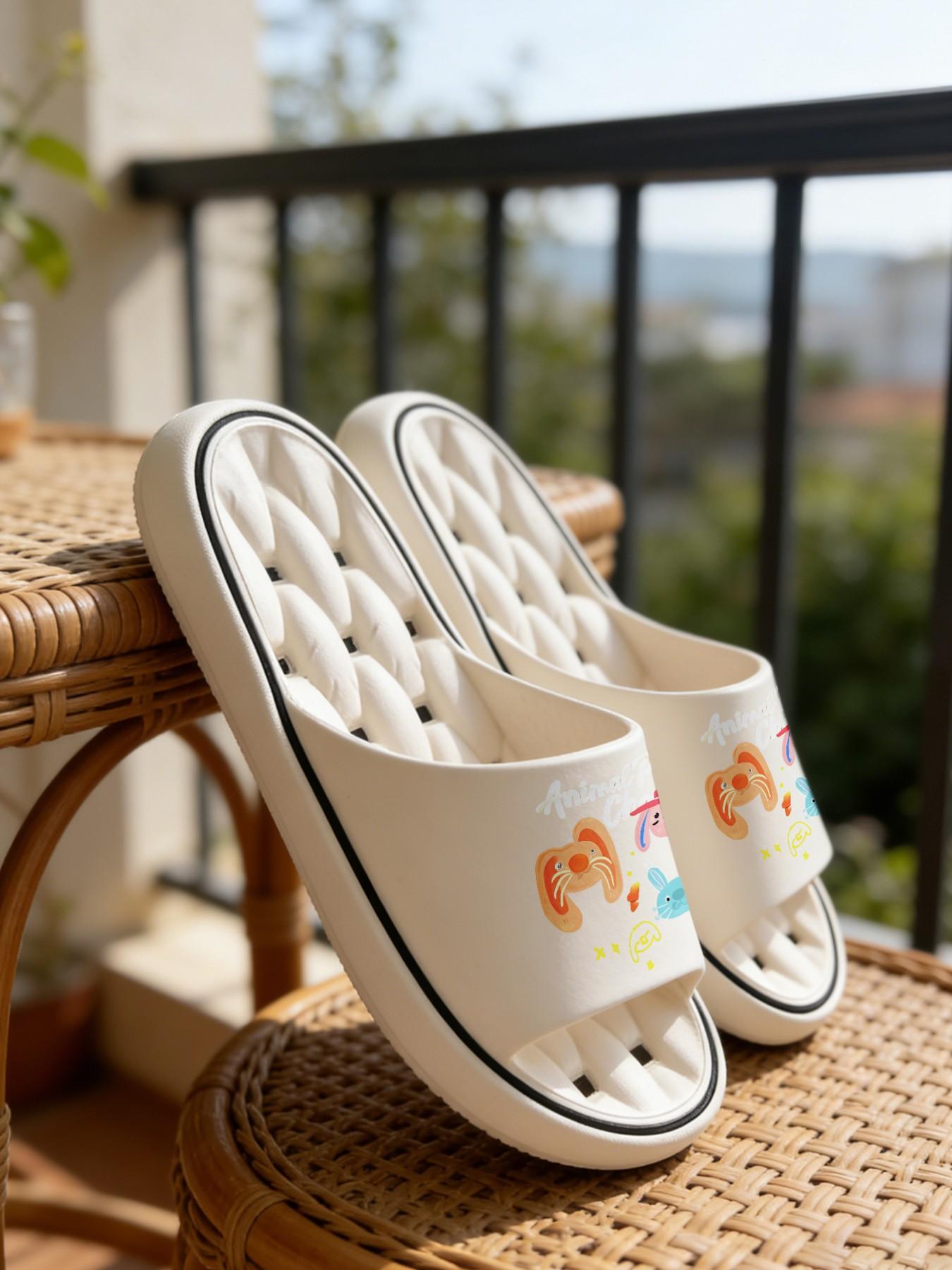 1 Pair Cartoon Animal Letter Printed Hollow Massage Thick Sole Slippers, Cute Healing Style, Non-slip Soft Sole, Quick-dry for Bathroom, Indoor & Outdoor Dual-use, Open Toe Slides, Bathroom Casual Slippers