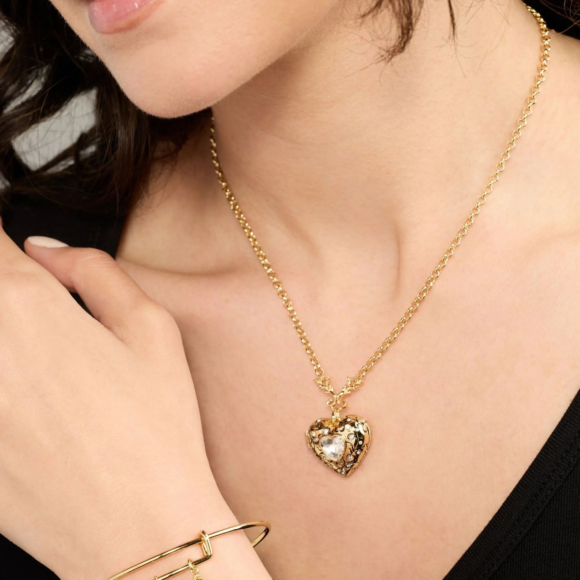 Women's Vintage Heart Locket Necklace - Openable Couple Keepsake Pendant, Romantic Copper Jewelry Gift