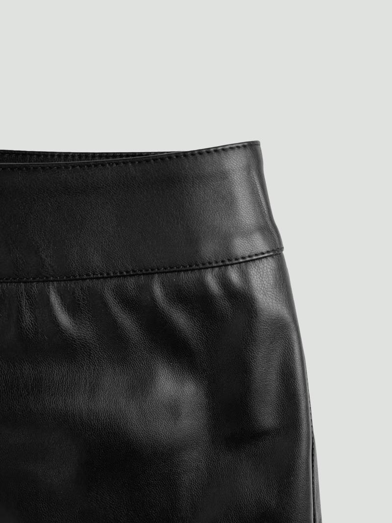 Women's Plain PU High-Waisted Button Closure Shorts, Fitted Casual Style, 1 Piece, Perfect for Everyday Wear