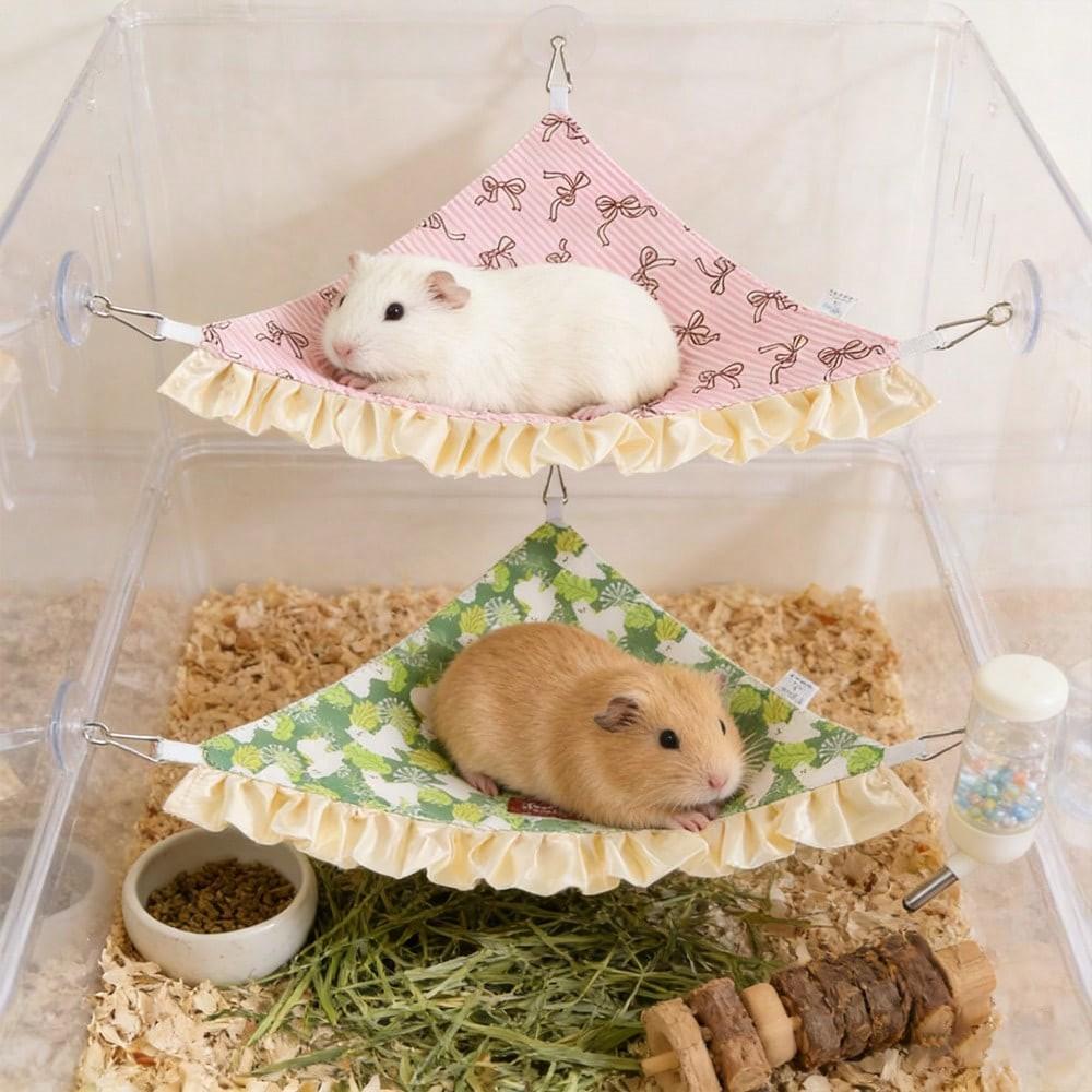 1pc Ruffled Edge Small Pet Hammock with Printing Patterns, Small Pet Sleeping Bed Hanging Triangular Bed with Hooks, Cozy Resting Nest Guinea Pig Bed for Guinea, Hamsters & Other Small Pets