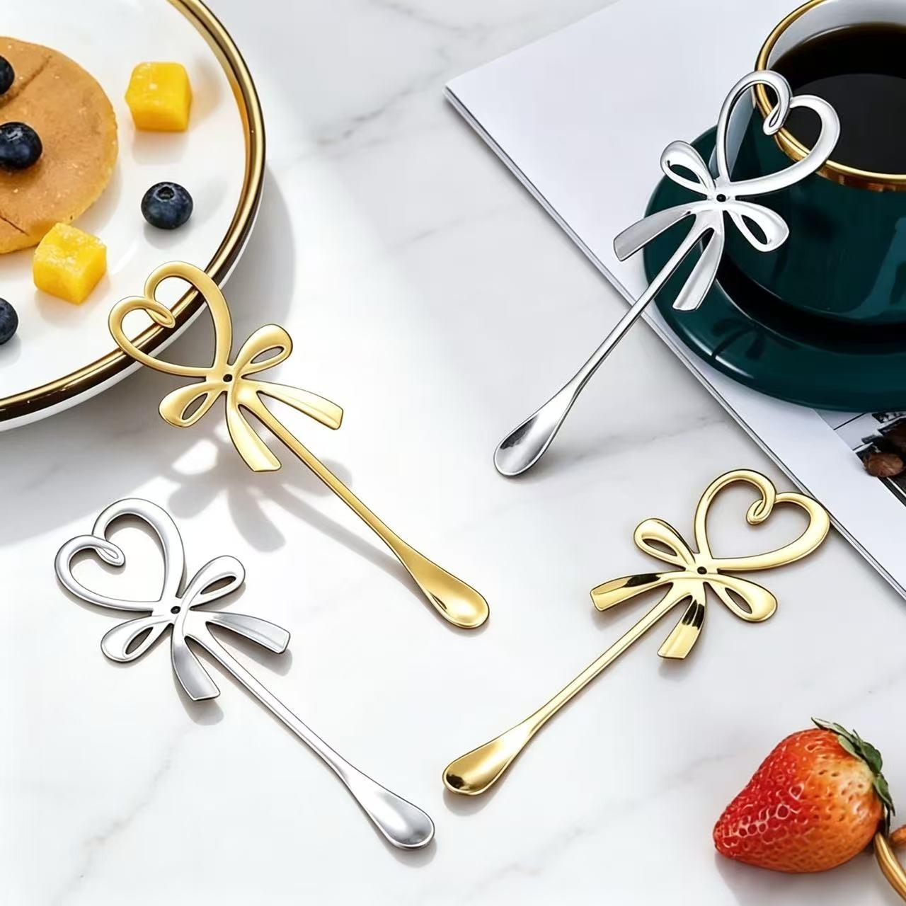 5-Piece Heart Butterfly Cup Spoon Set, Stainless Steel Coffee Stirrer, Sweet Dessert Spoon, Silver Color Dinner Spoon for Parties