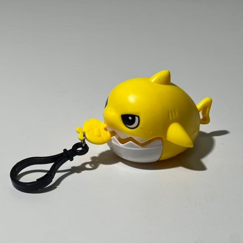 Pull String Shark Keychain, Creative Stress Relief Small Shark Pendant, Pull Rope Keyring, Fun and Unique Accessory