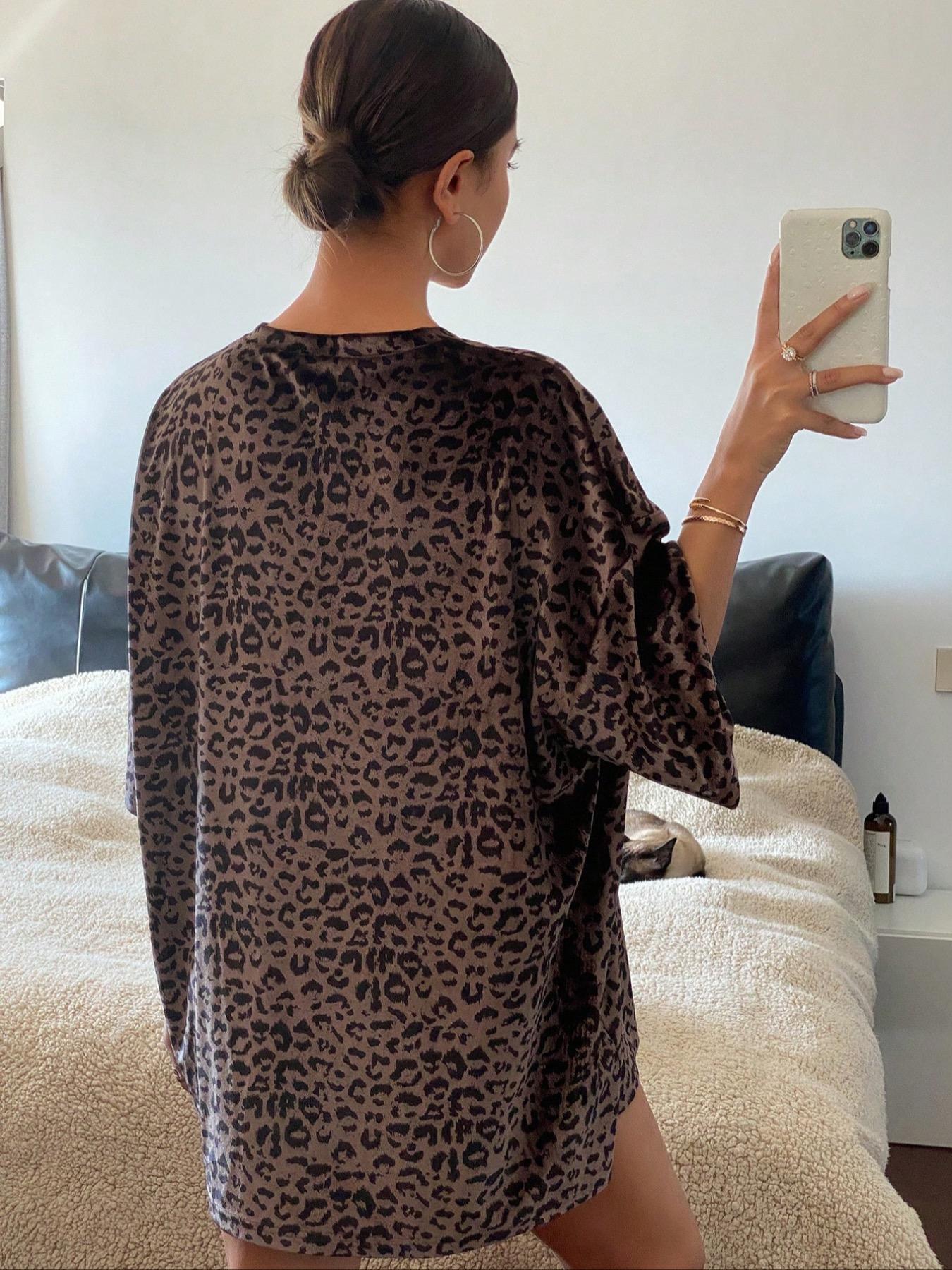 Women's Casual Velvet Leopard Print Loose Dropped Shoulder T-Shirt, Oversized T-Shirt，Comfortable and Stylish, Perfect for Everyday Wear, Ladies Fashion Top