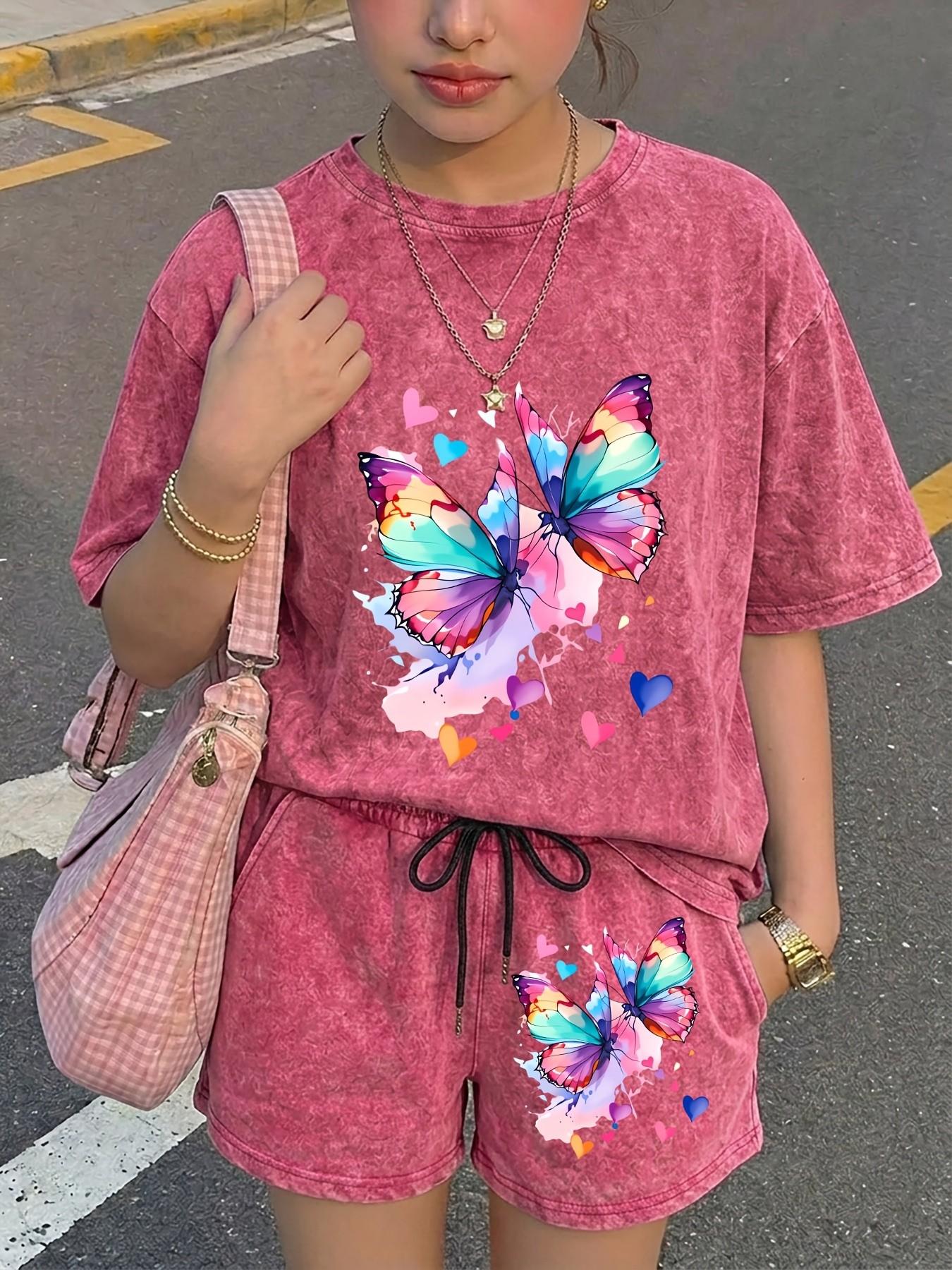 2-Piece Watercolor Gradient Butterfly and Heart Print Washed Casual Round Neck Two-Piece Set Clothes. Heavyweight fabric, elastic drawstring shorts. Basic and versatile, perfect for pairing with white sneakers for a lazy summer look.