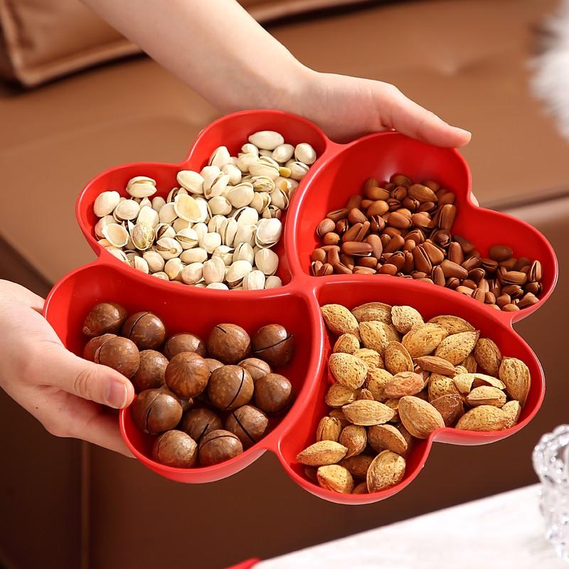 Four-Leaf Clover Fruit Tray, Perfect for Valentine's Day, Reusable Plastic Serving Platter, Heart-Shaped Divided Dish, Elegant Plastic Plates